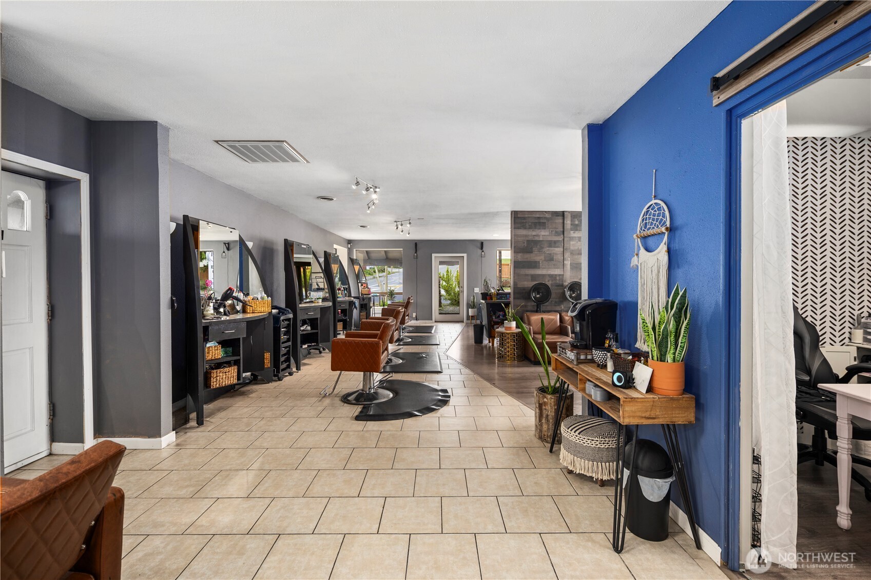7439 Beverly Boulevard Property Photo 20