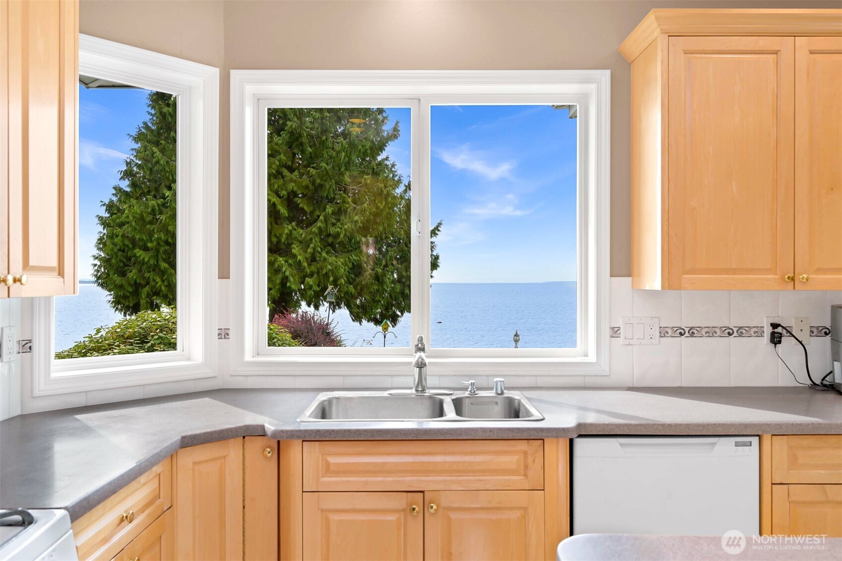 3145 Sunset Way Property Photo 12