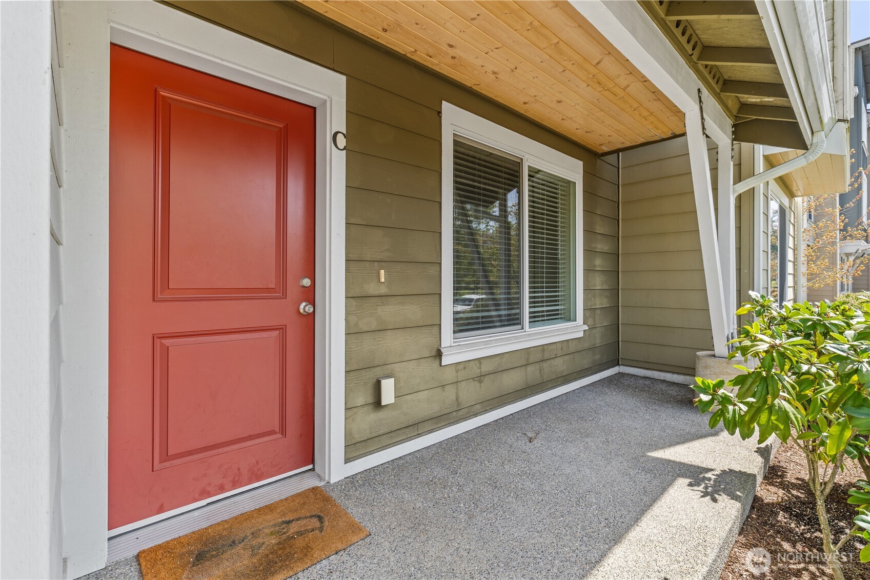 17410 118th Avenue Ct C Property Photo 2