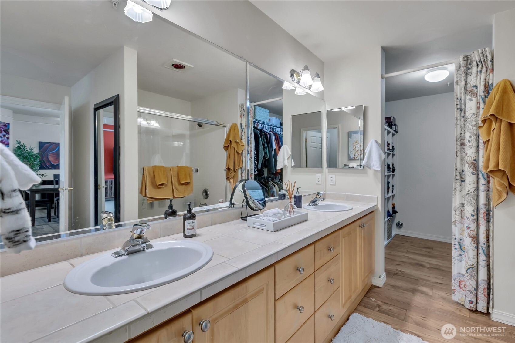 23009 Lakeview Drive B103 Property Photo 17