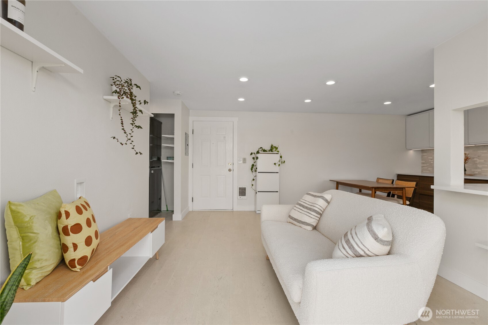 12056 15th Avenue 404 Property Photo 6