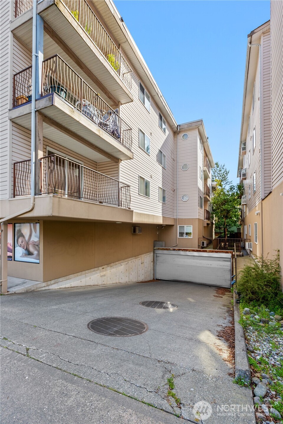 12056 15th Avenue 404 Property Photo 27