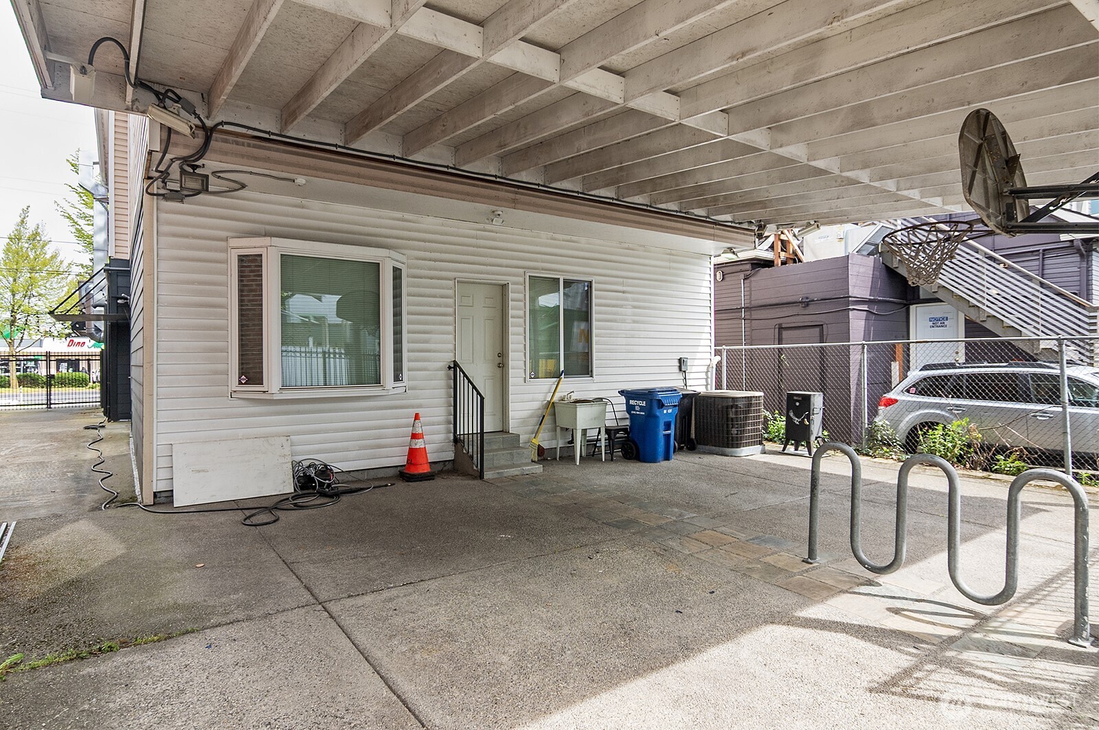 3015 Beacon Avenue Property Photo 6