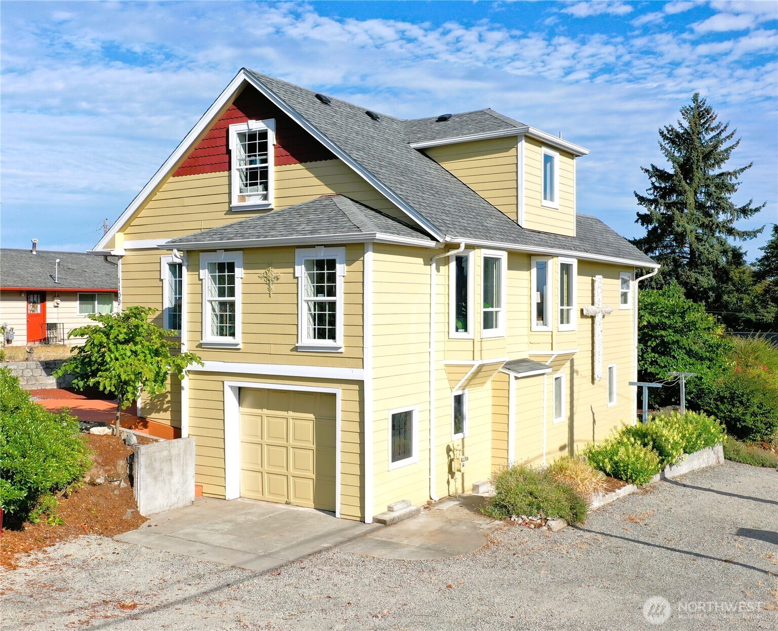 1109 E 31st Street Property Photo 2