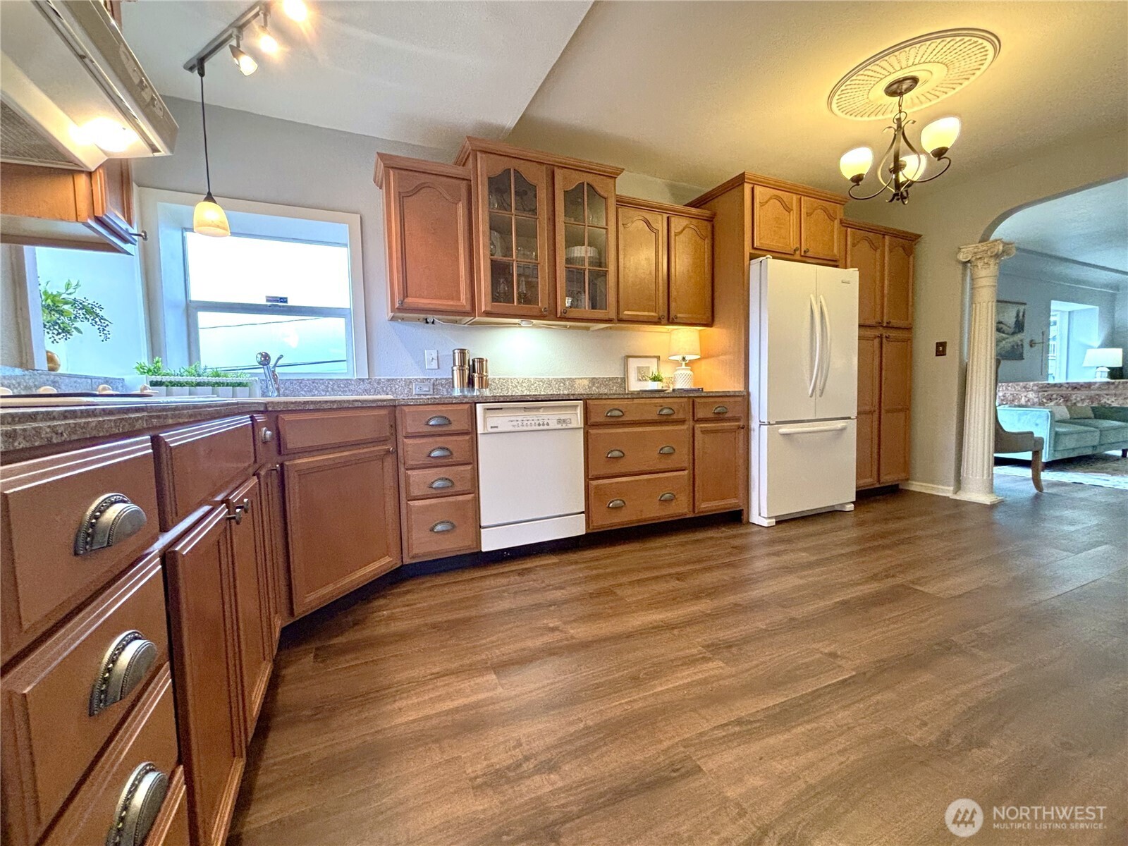 1109 E 31st Street Property Photo 9
