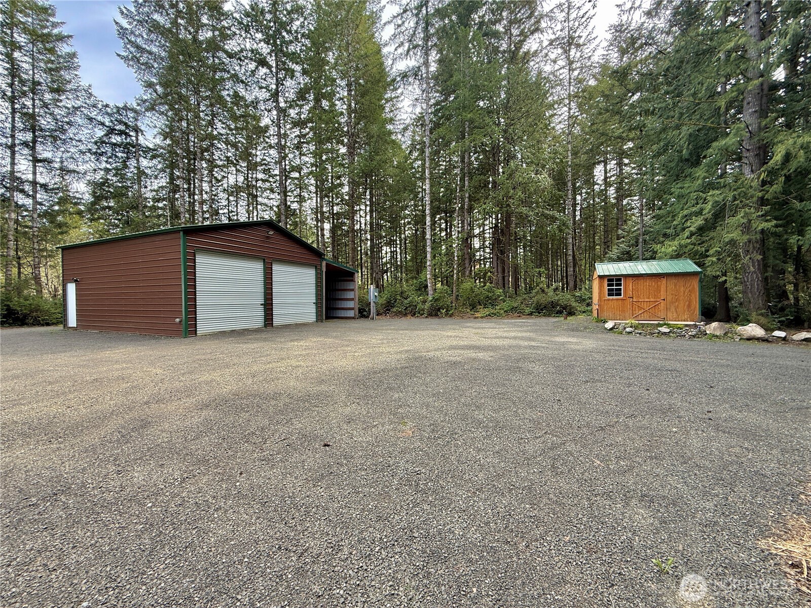 151 E Horine Way Property Photo 4