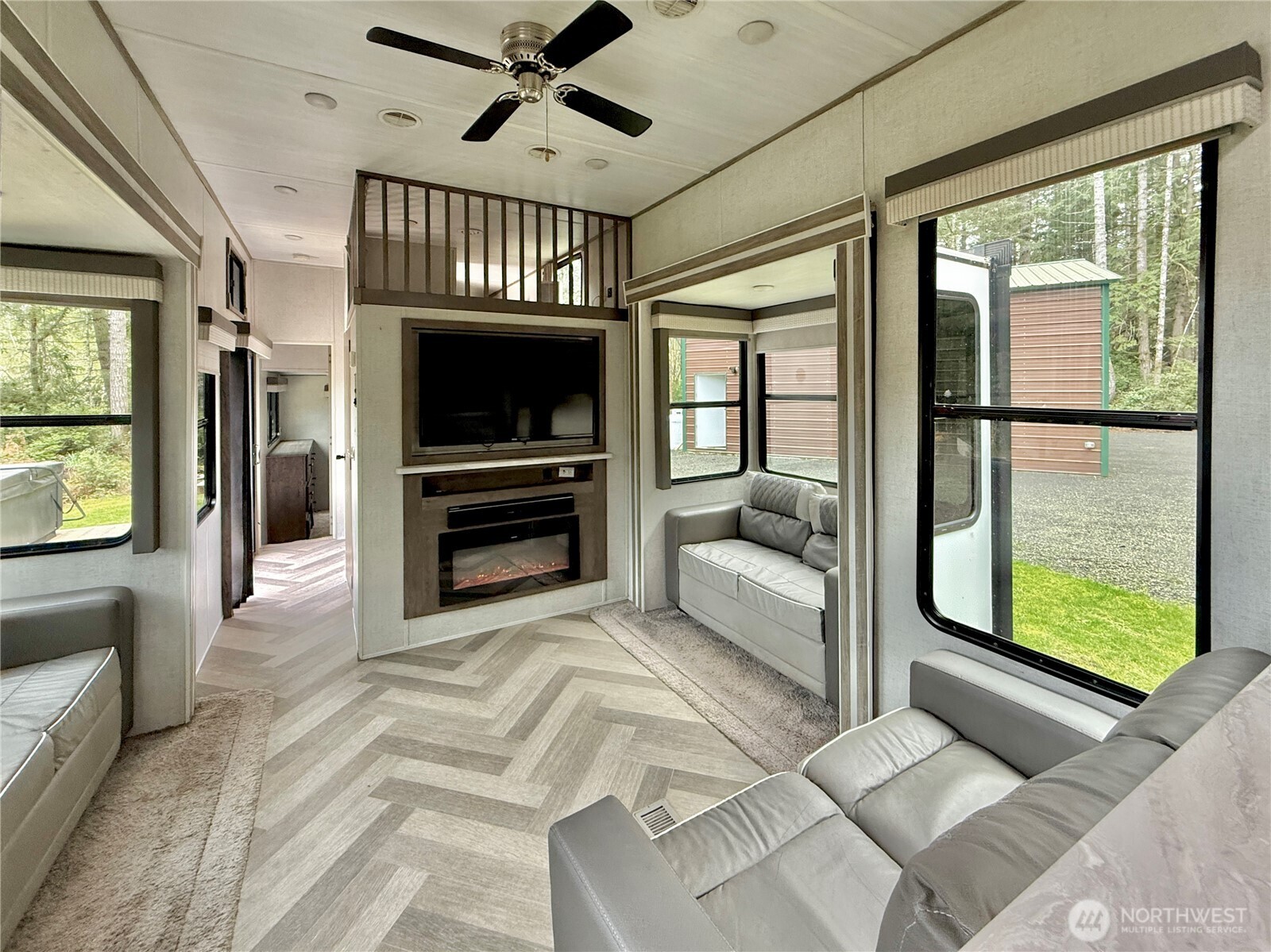 151 E Horine Way Property Photo 13