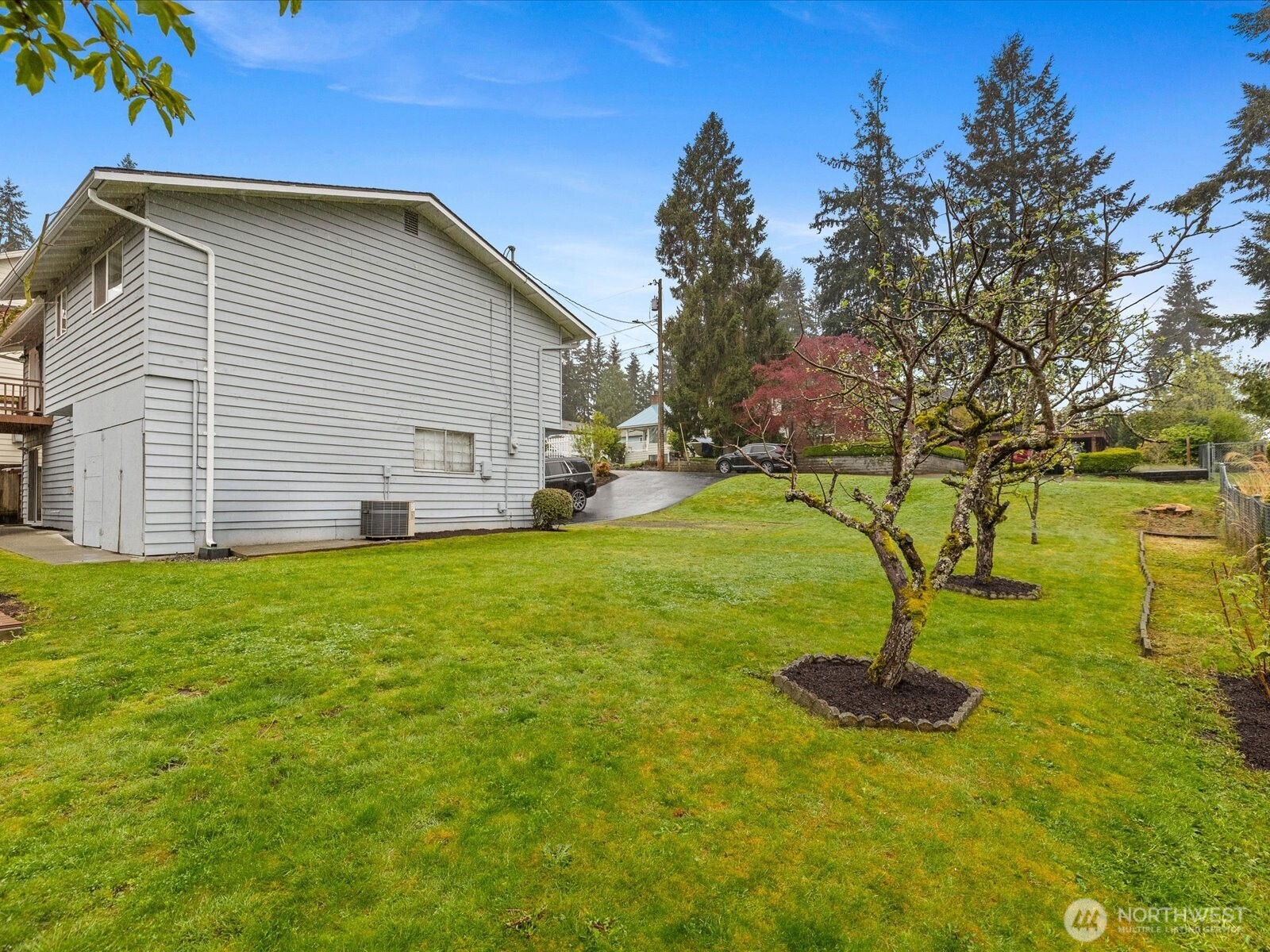 22427 82nd Ave W Property Photo 4