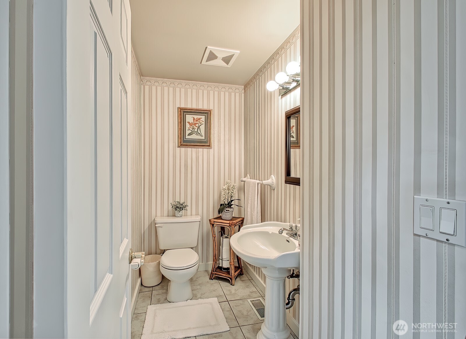 8091 Kispiox Road Property Photo 6