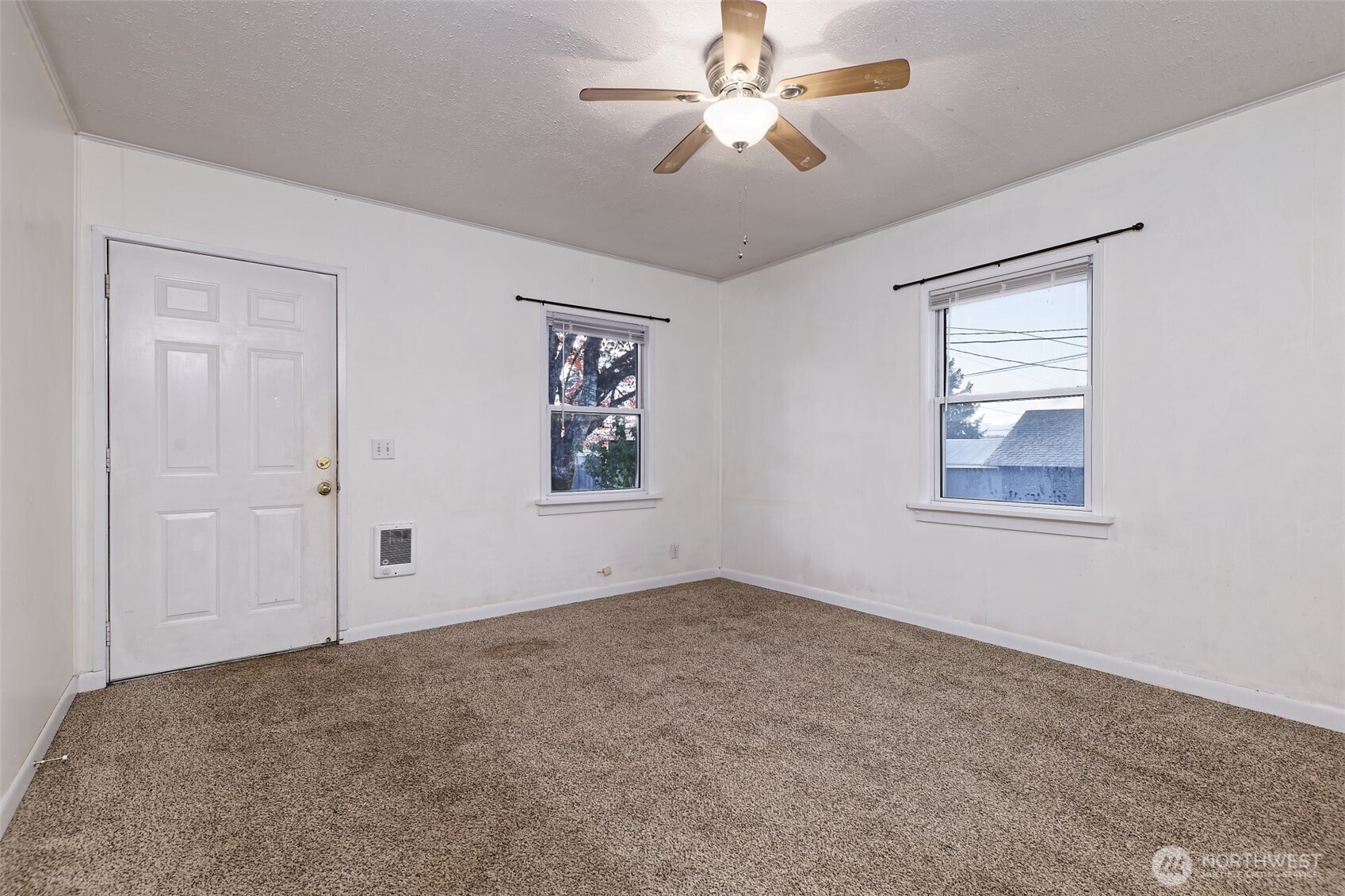 1514 Summit Drive Property Photo 2