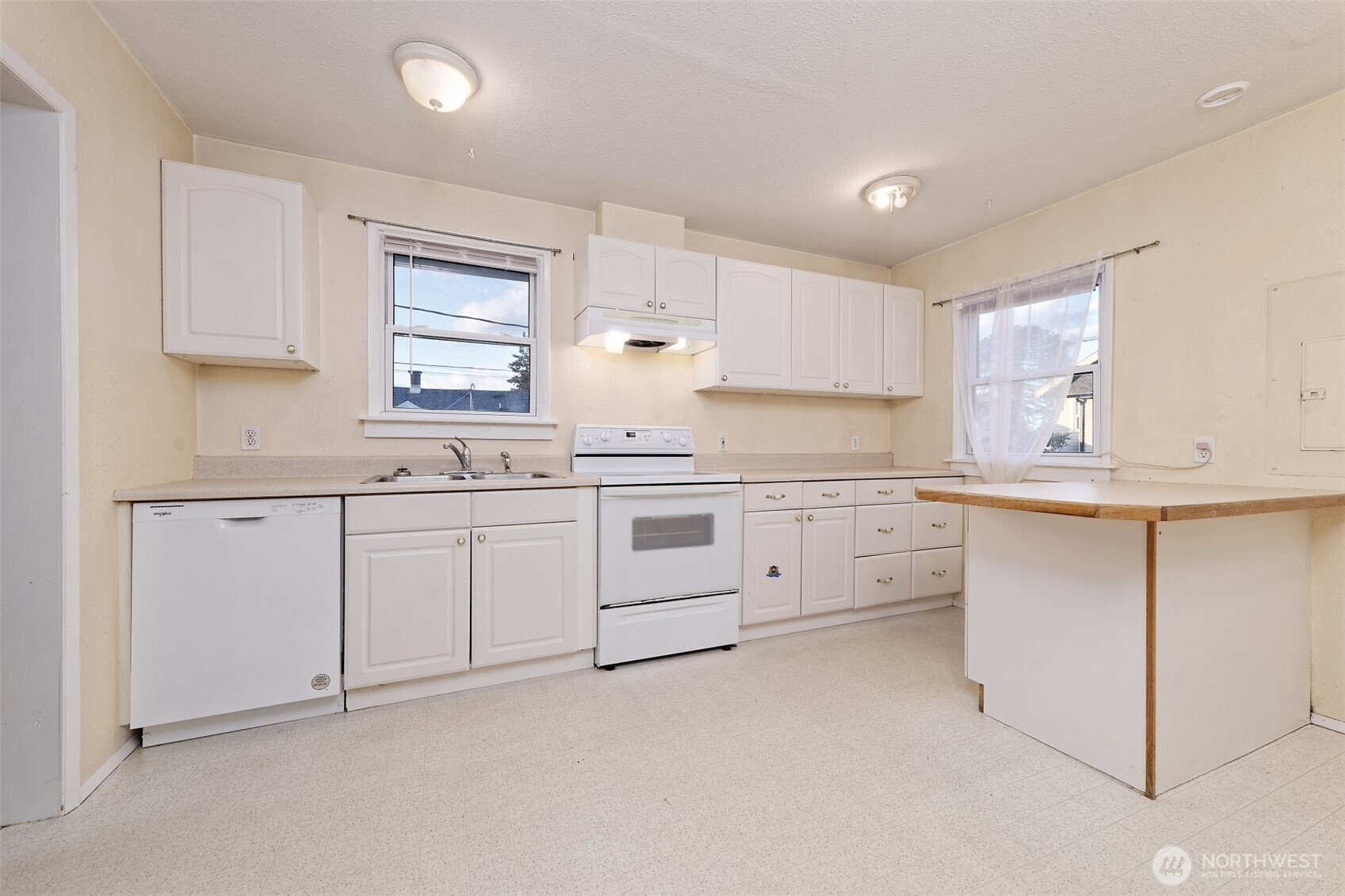 1514 Summit Drive Property Photo 4