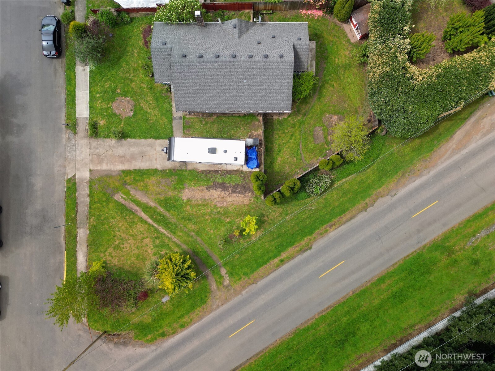 210 Rosewood Street Property Photo 2