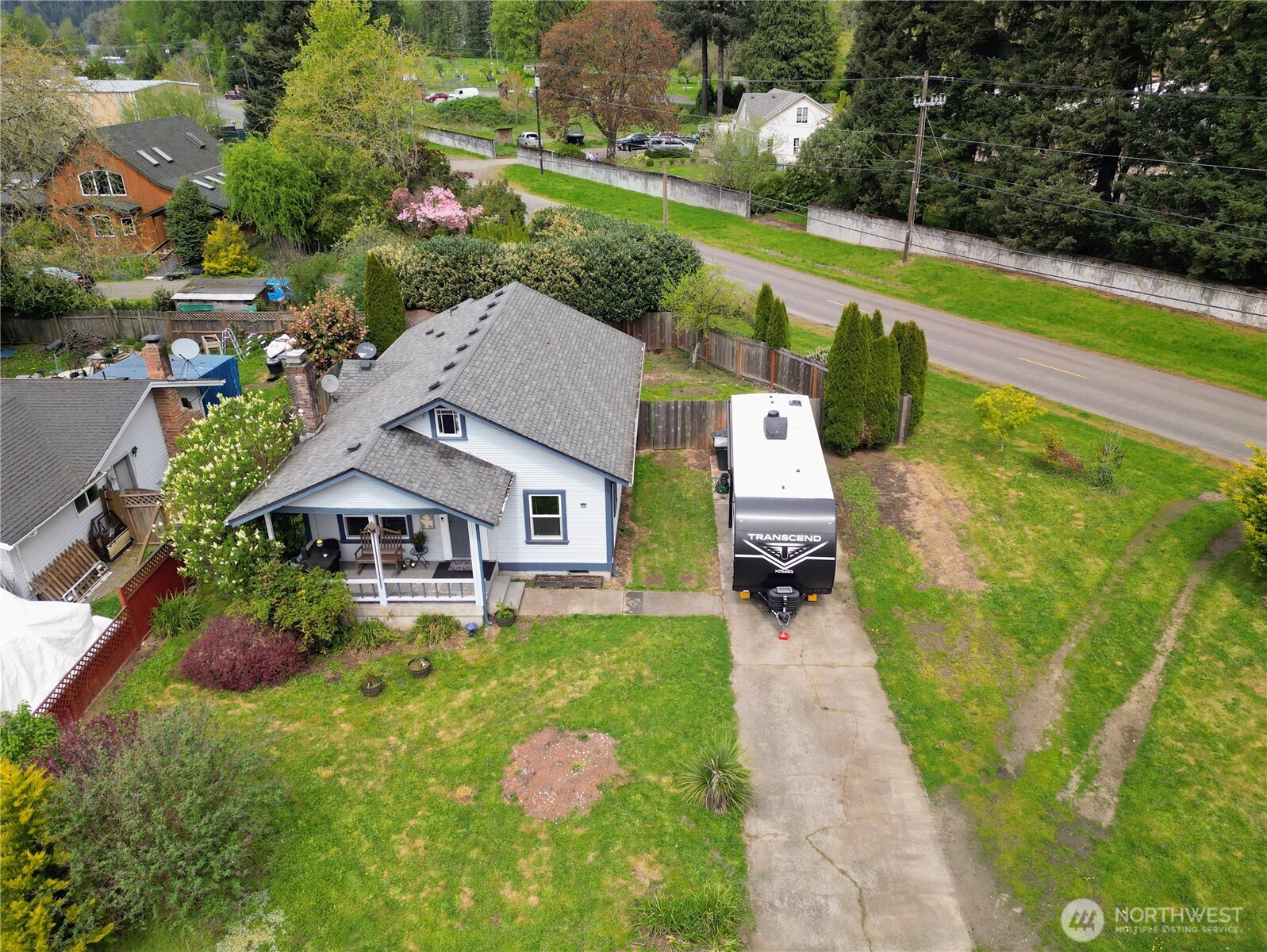 210 Rosewood Street Property Photo 3