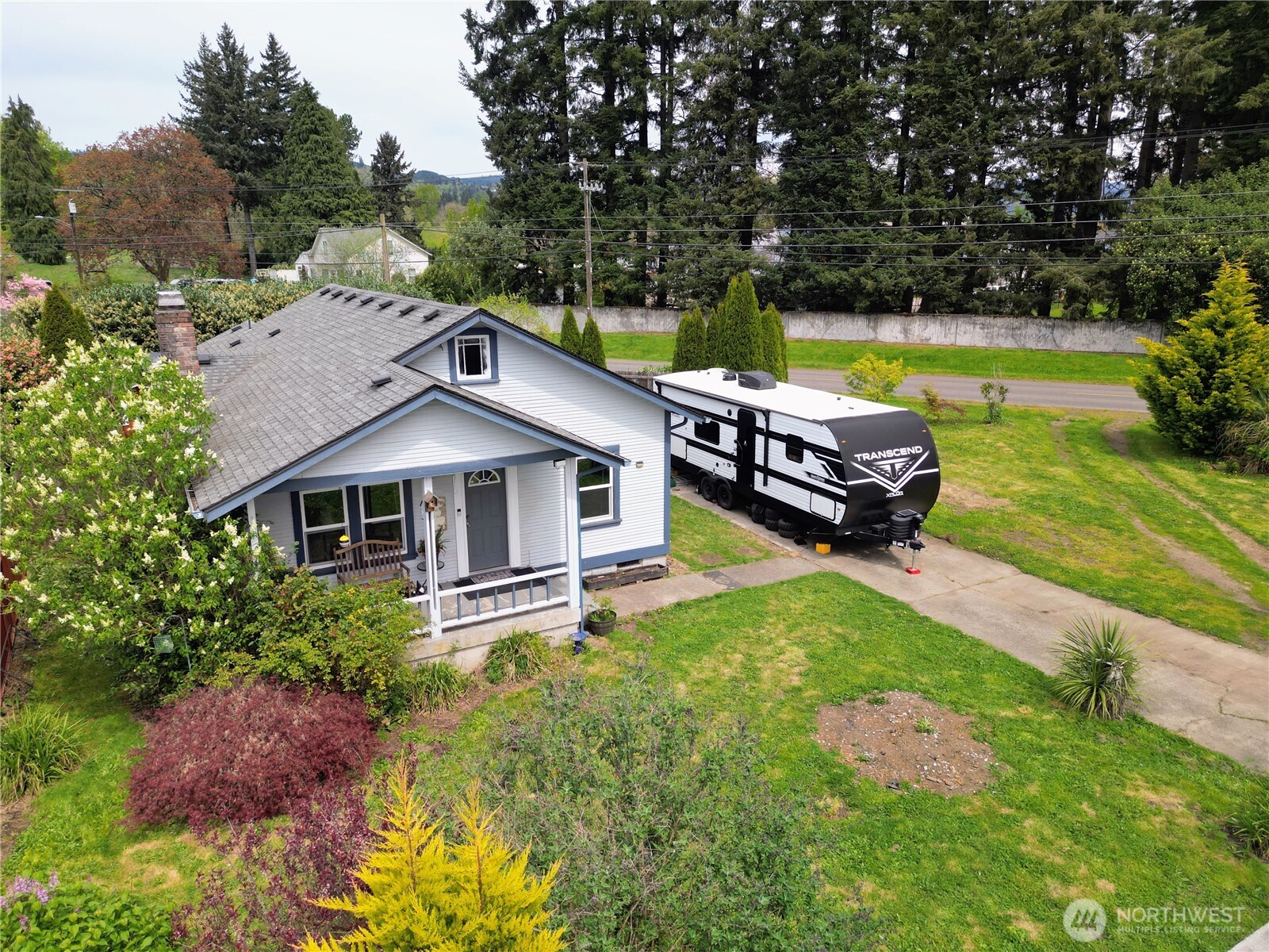 210 Rosewood Street Property Photo 4