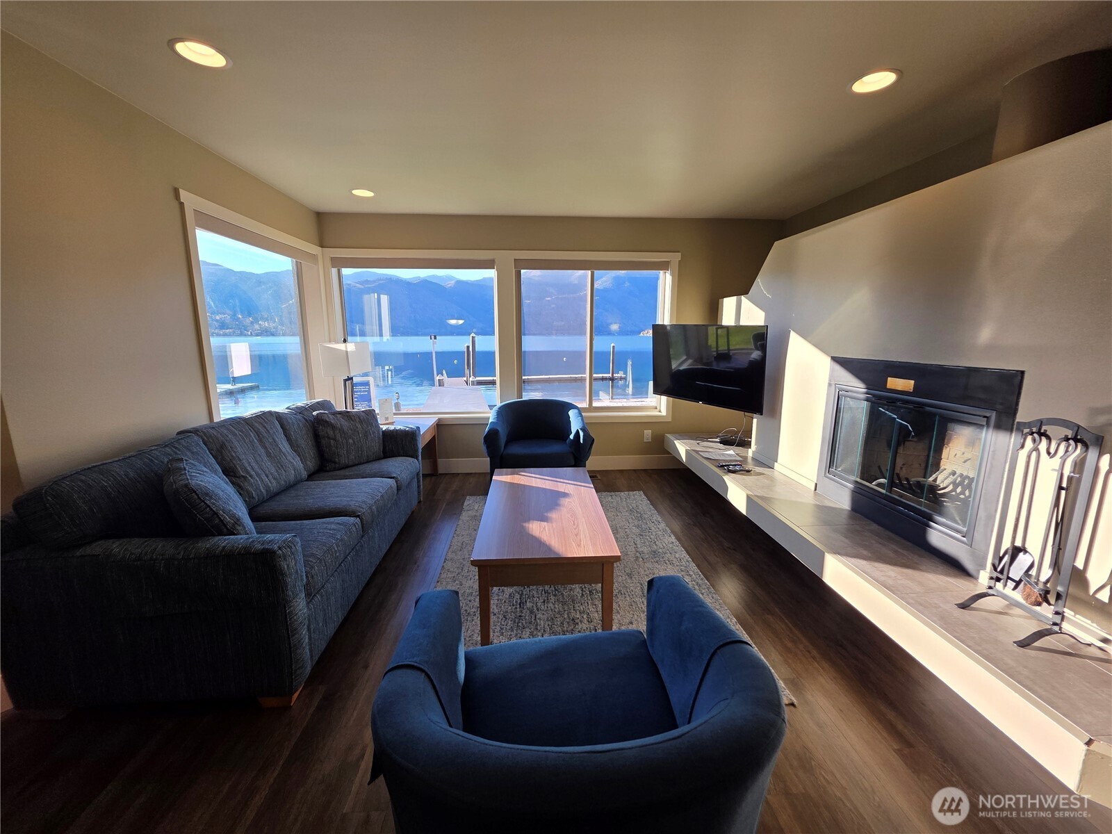 1 Lakeside 714-i Property Photo 6