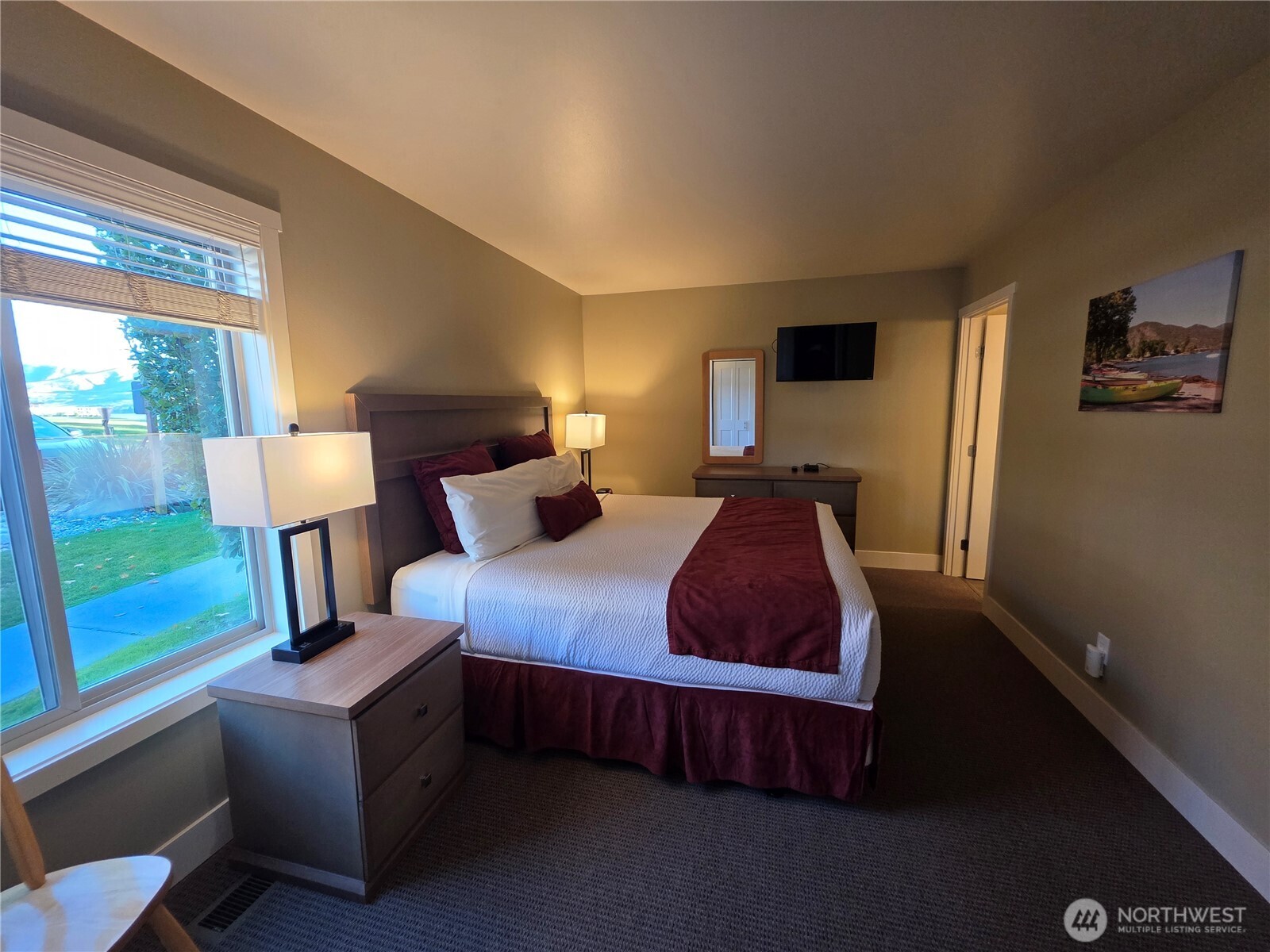 1 Lakeside 714-i Property Photo 10