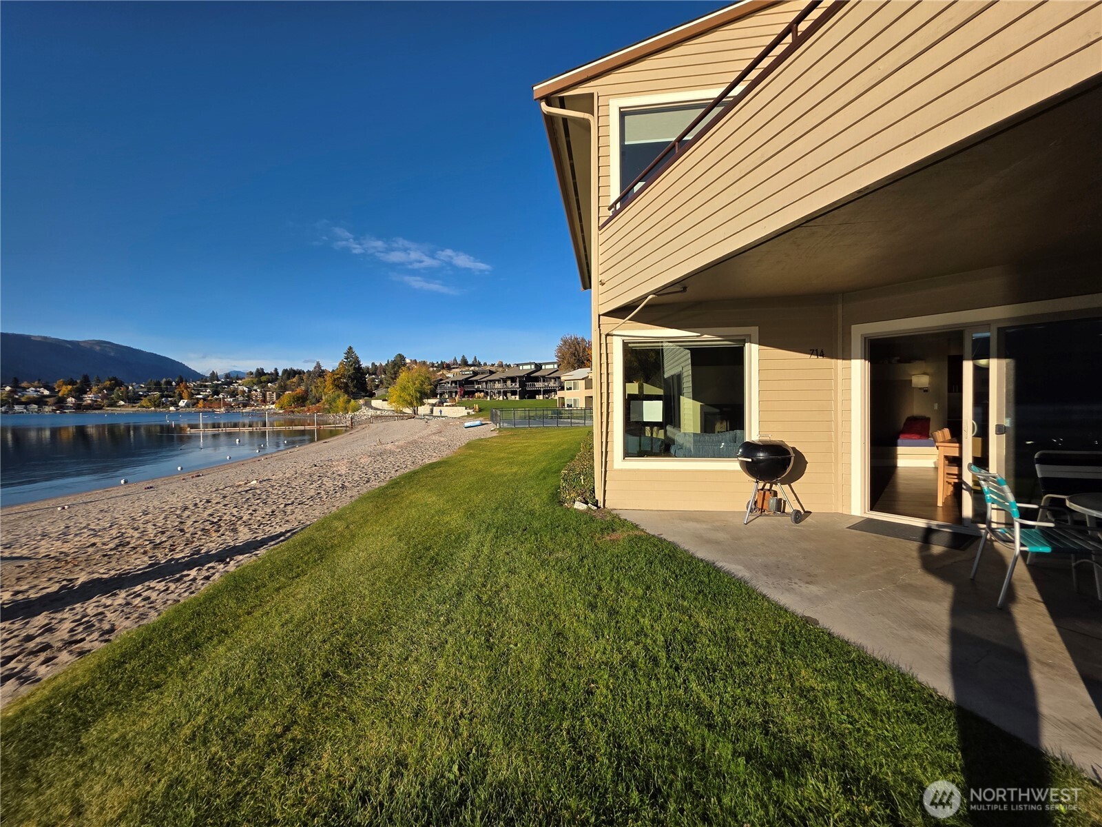 1 Lakeside 714-i Property Photo 15