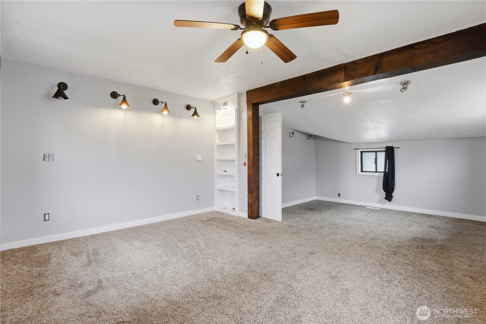 4807 N Howard Street Property Photo 17