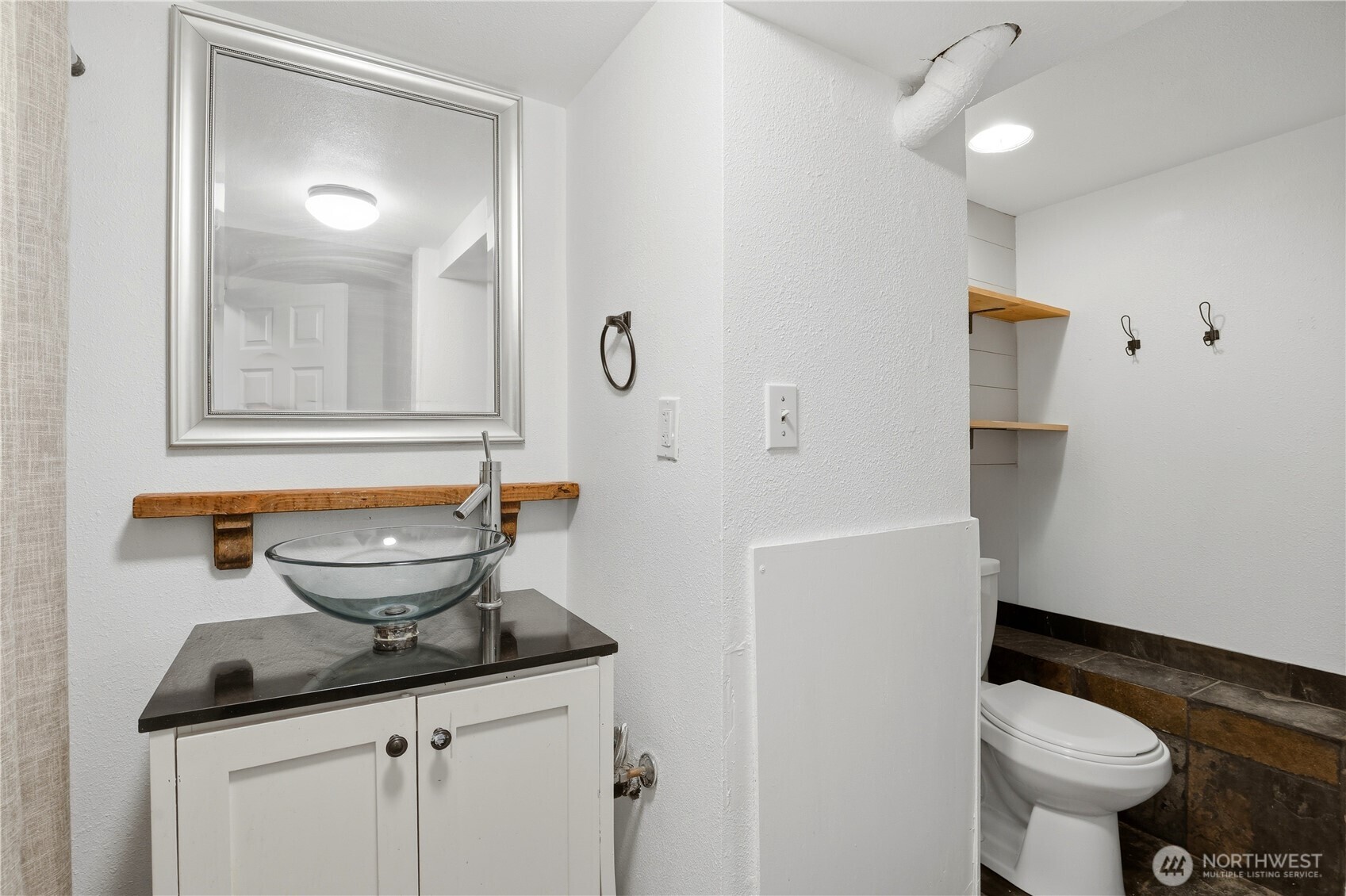 4807 N Howard Street Property Photo 22