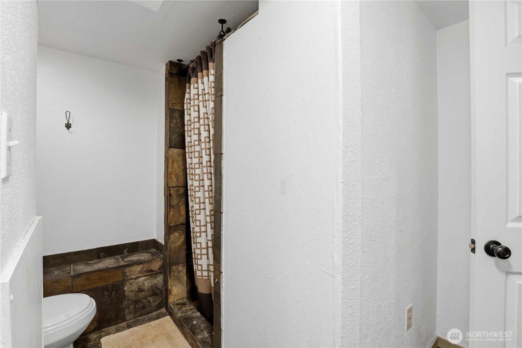 4807 N Howard Street Property Photo 23