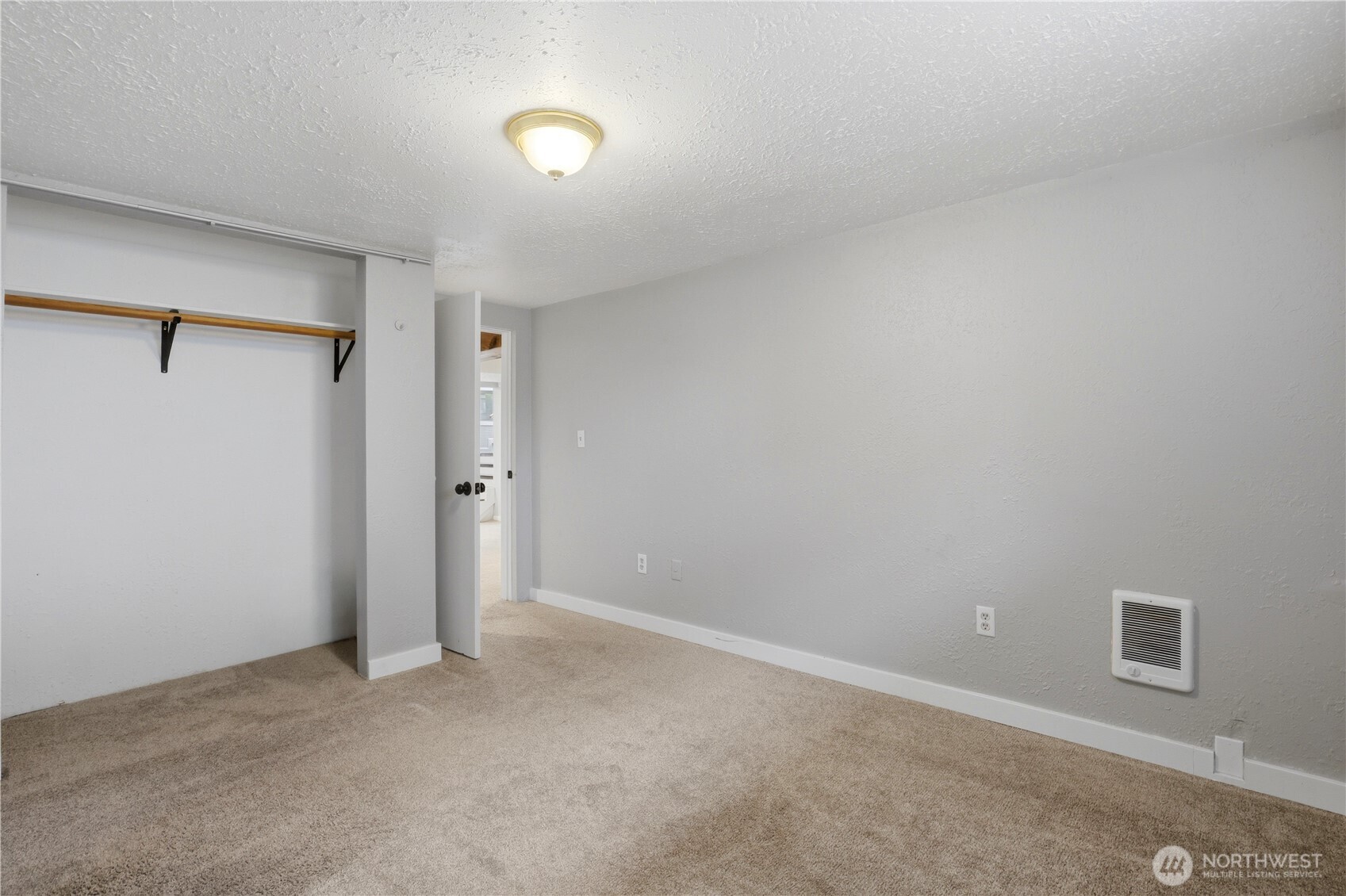 4807 N Howard Street Property Photo 25
