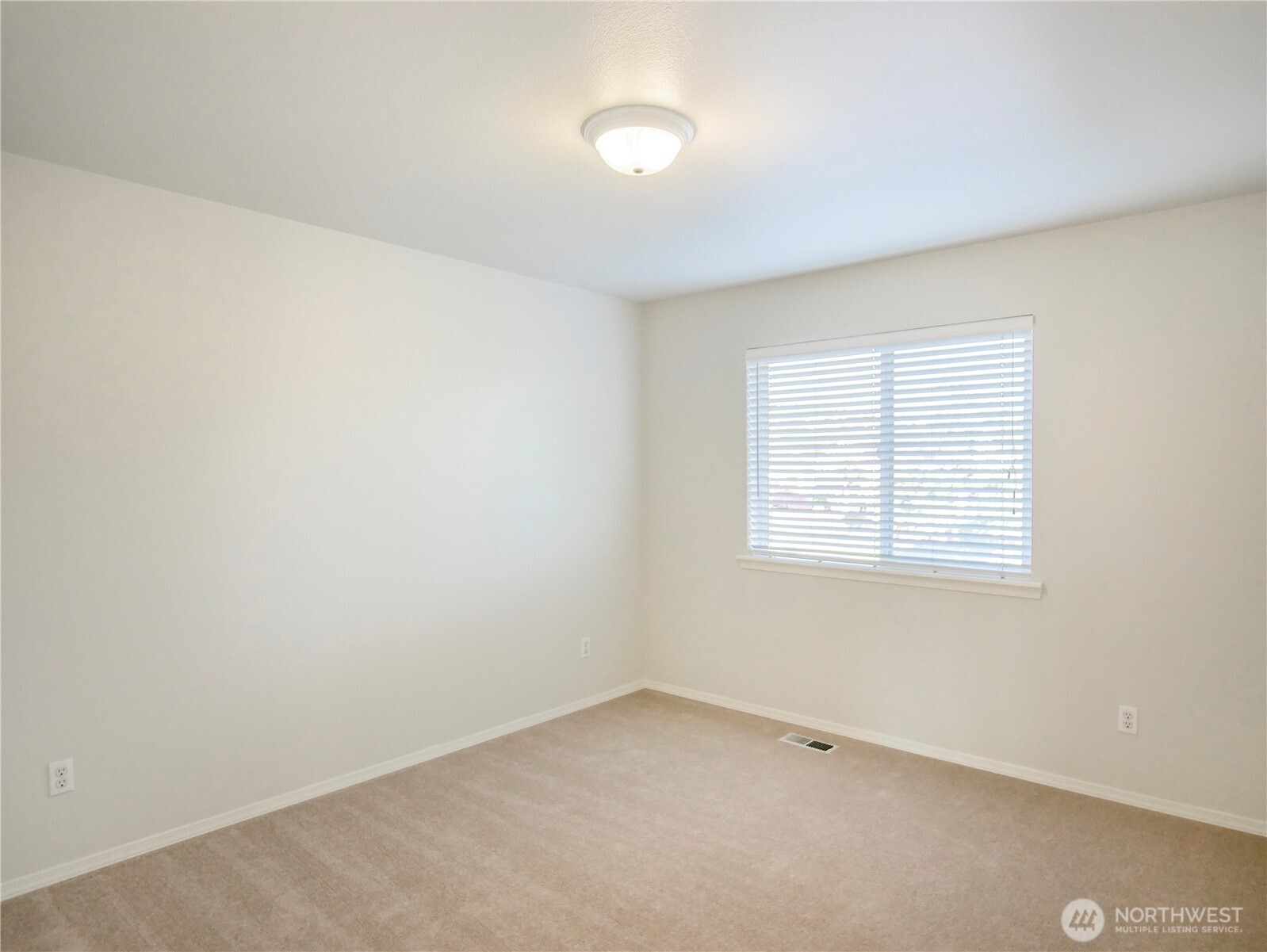 1818 Beacon Court Property Photo 26