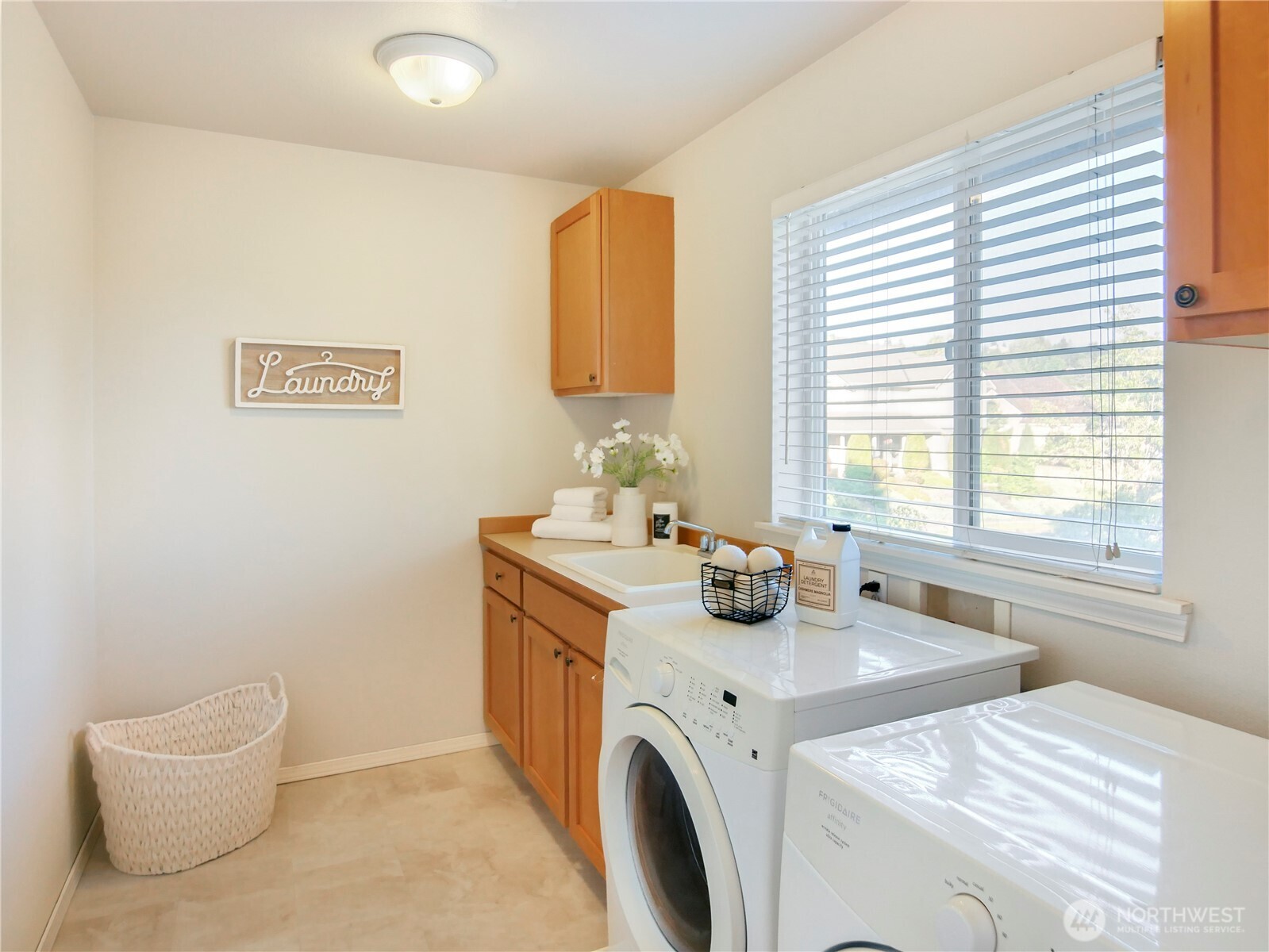 1818 Beacon Court Property Photo 29