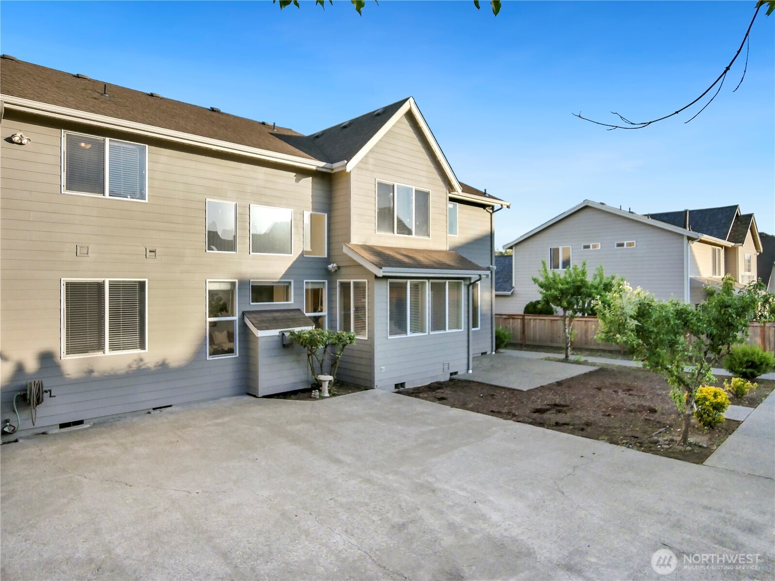 1818 Beacon Court Property Photo 30