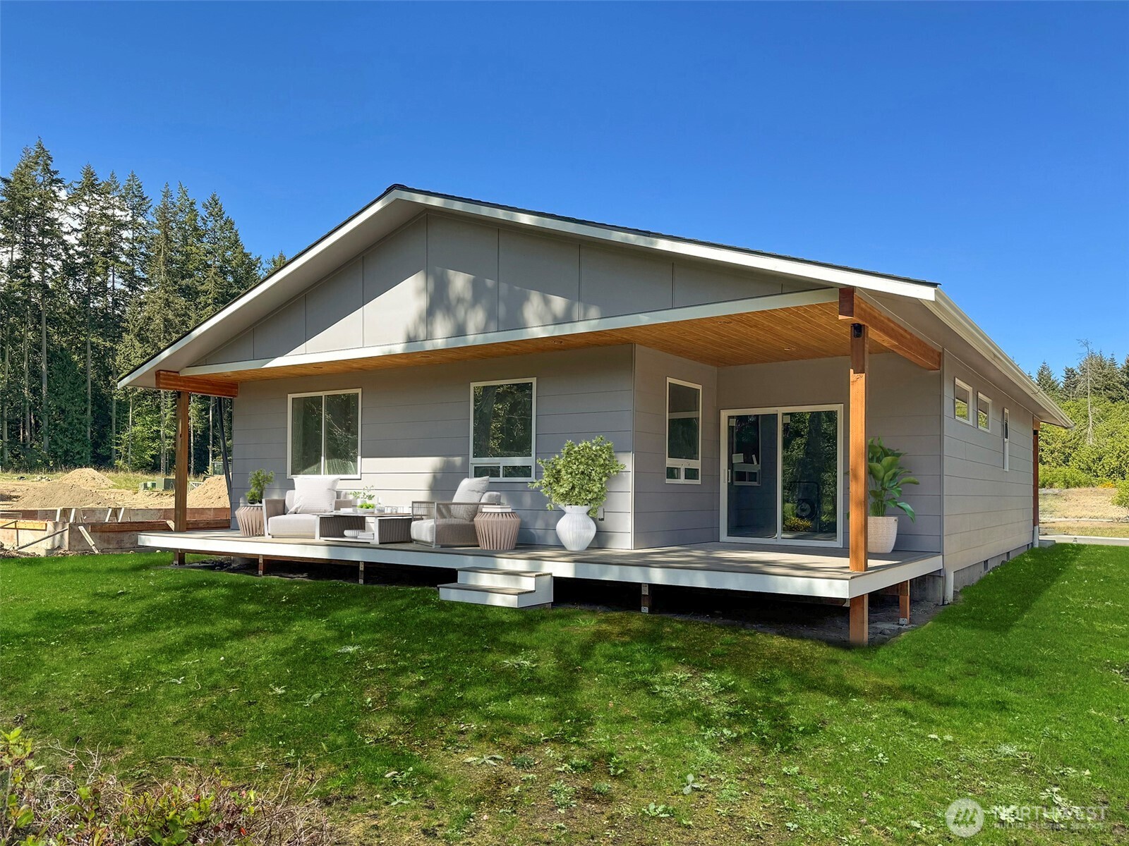1413 Discovery Loop Property Photo 2