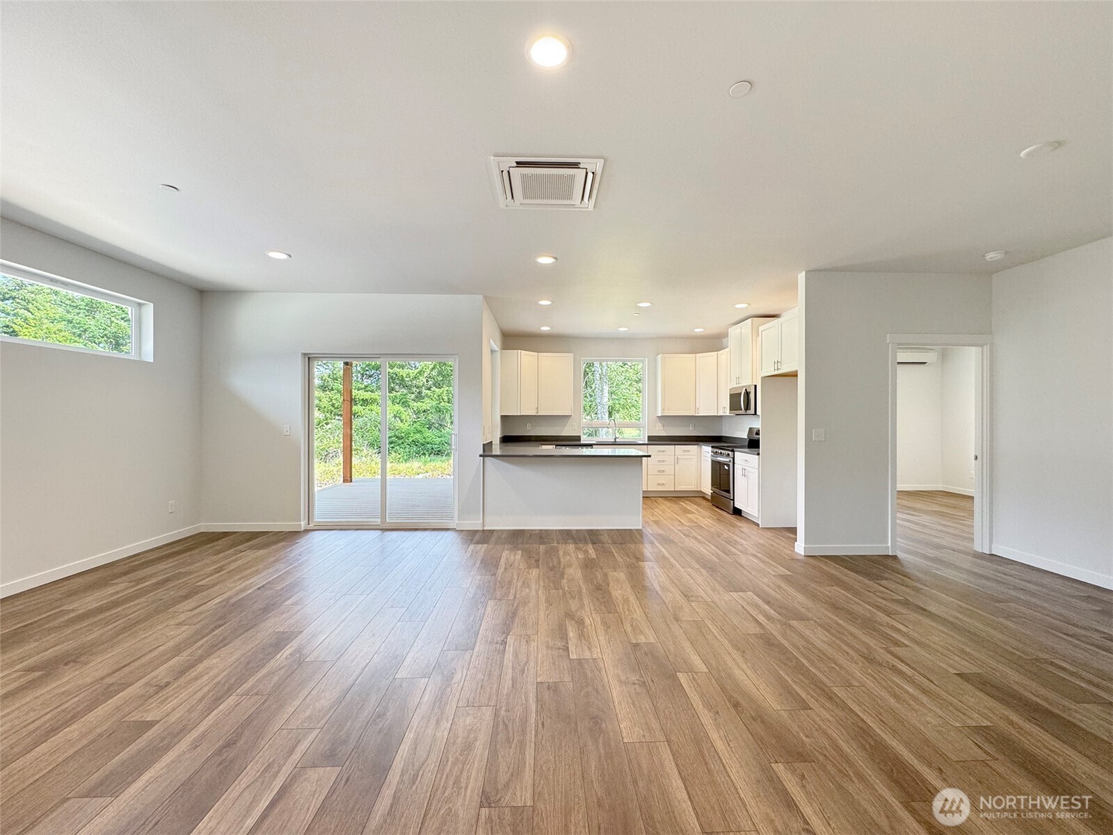 1413 Discovery Loop Property Photo 9