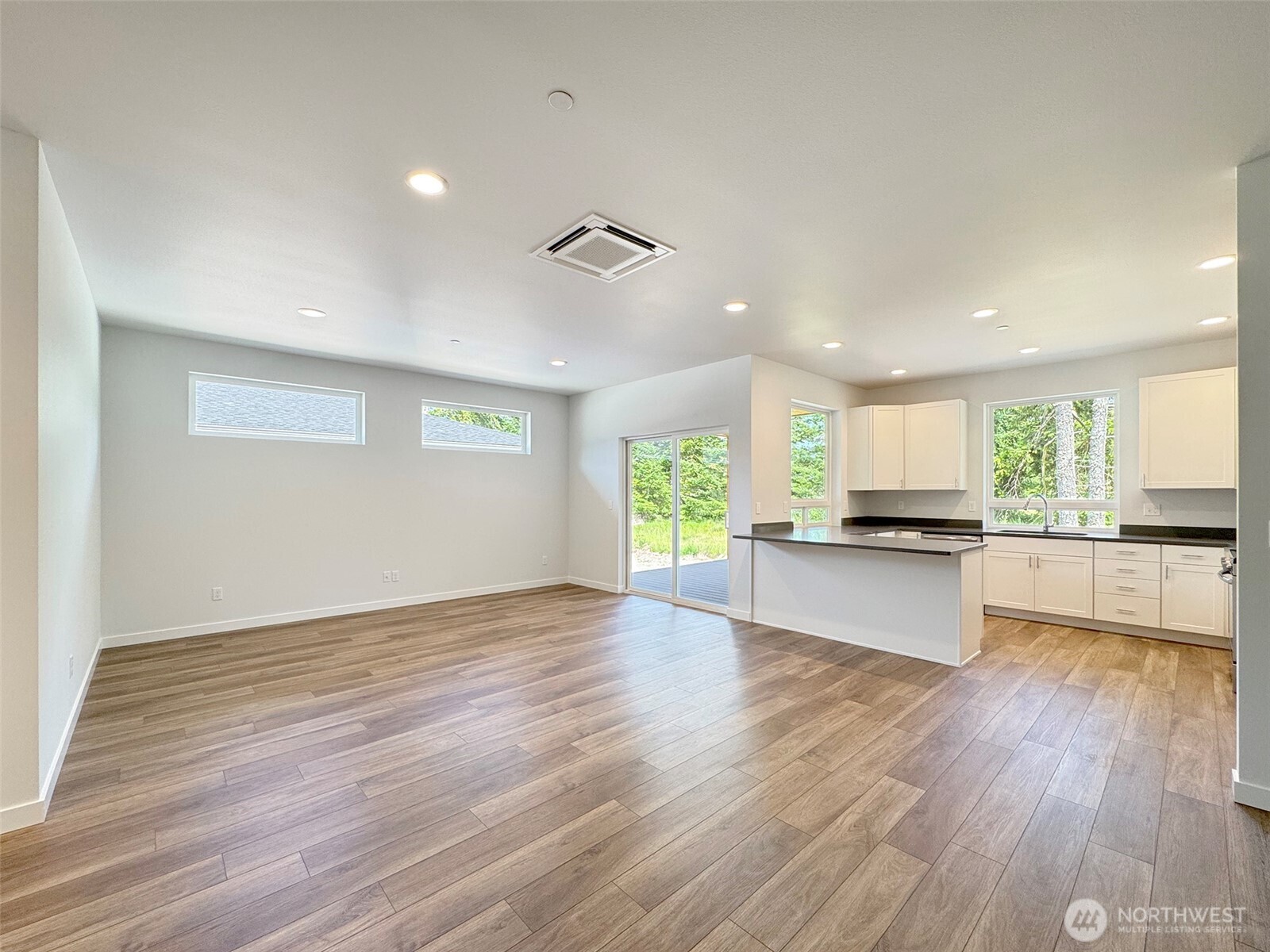 1413 Discovery Loop Property Photo 10