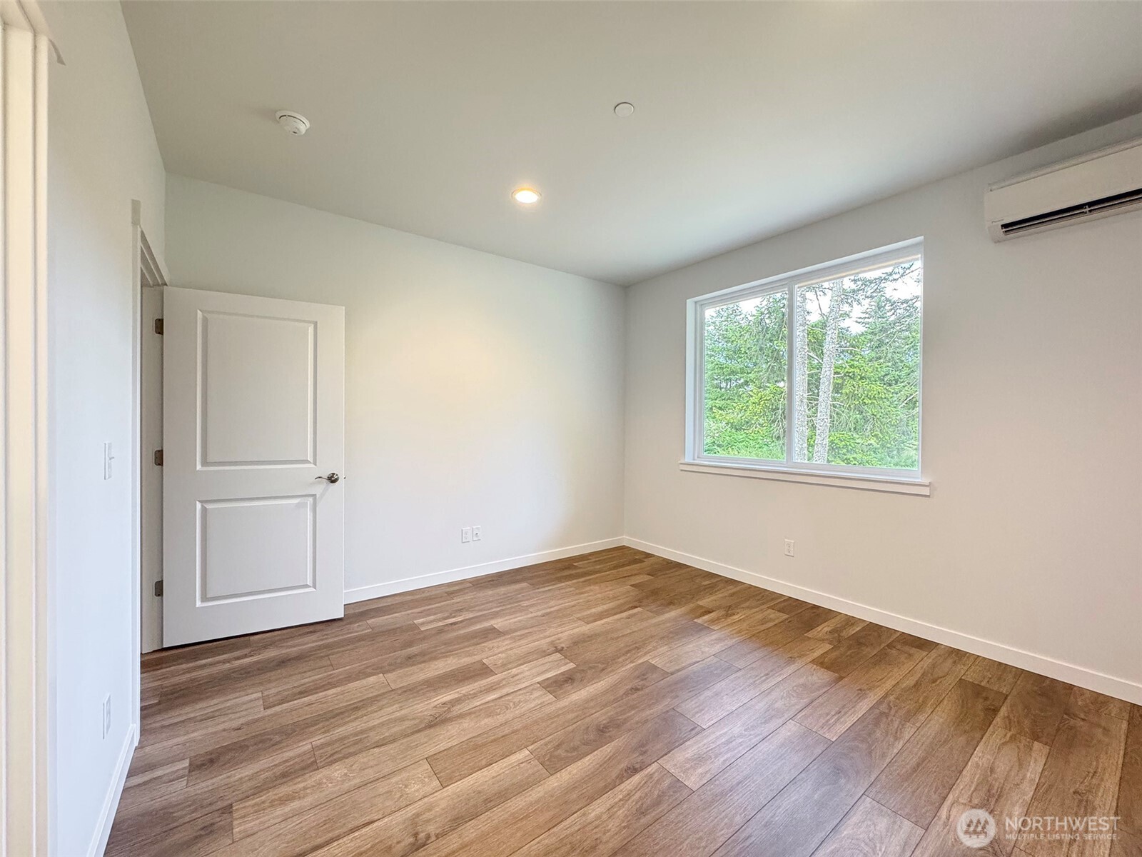 1413 Discovery Loop Property Photo 22