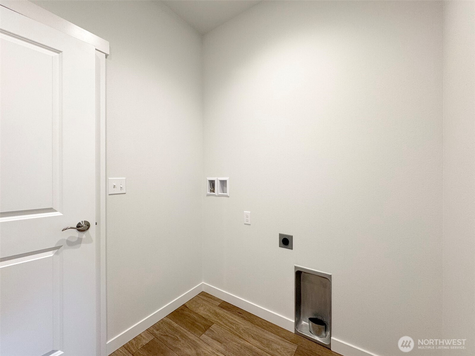 1413 Discovery Loop Property Photo 35