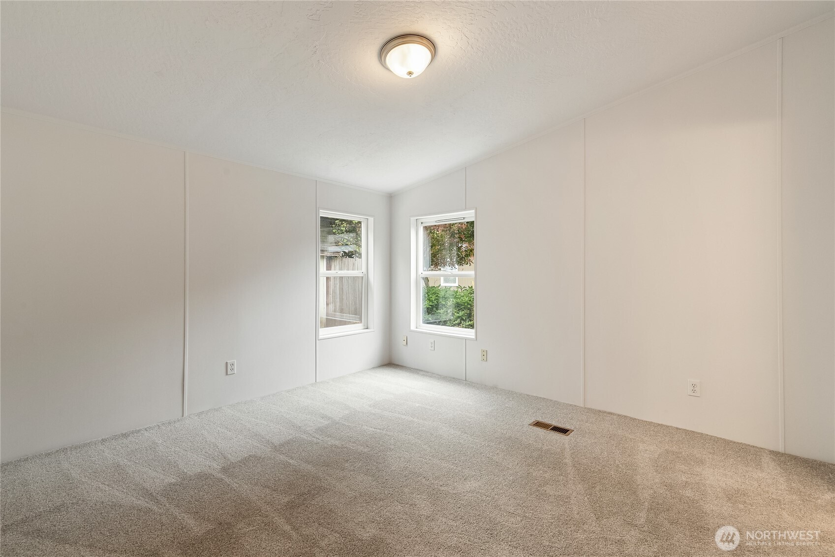 2350 Douglas Road 39 Property Photo 17
