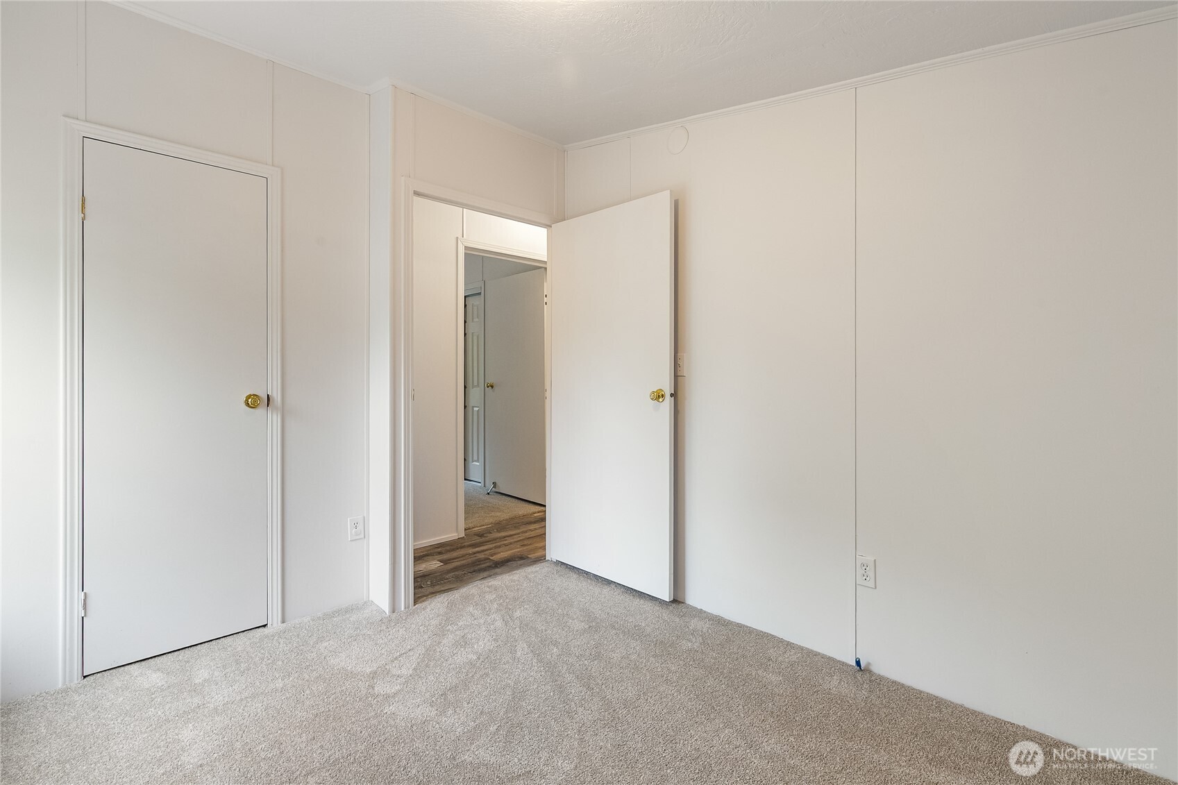 2350 Douglas Road 39 Property Photo 20