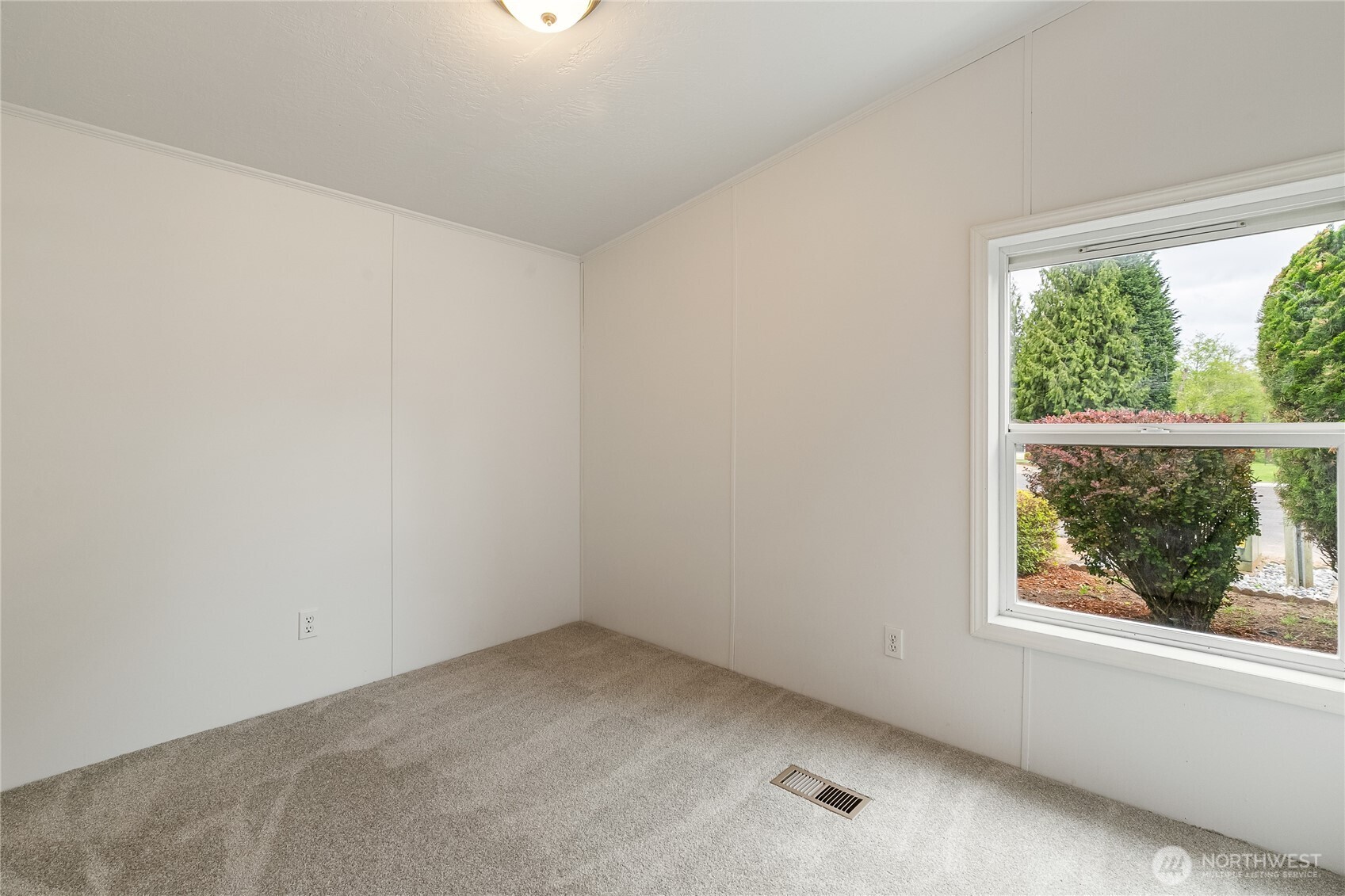 2350 Douglas Road 39 Property Photo 24
