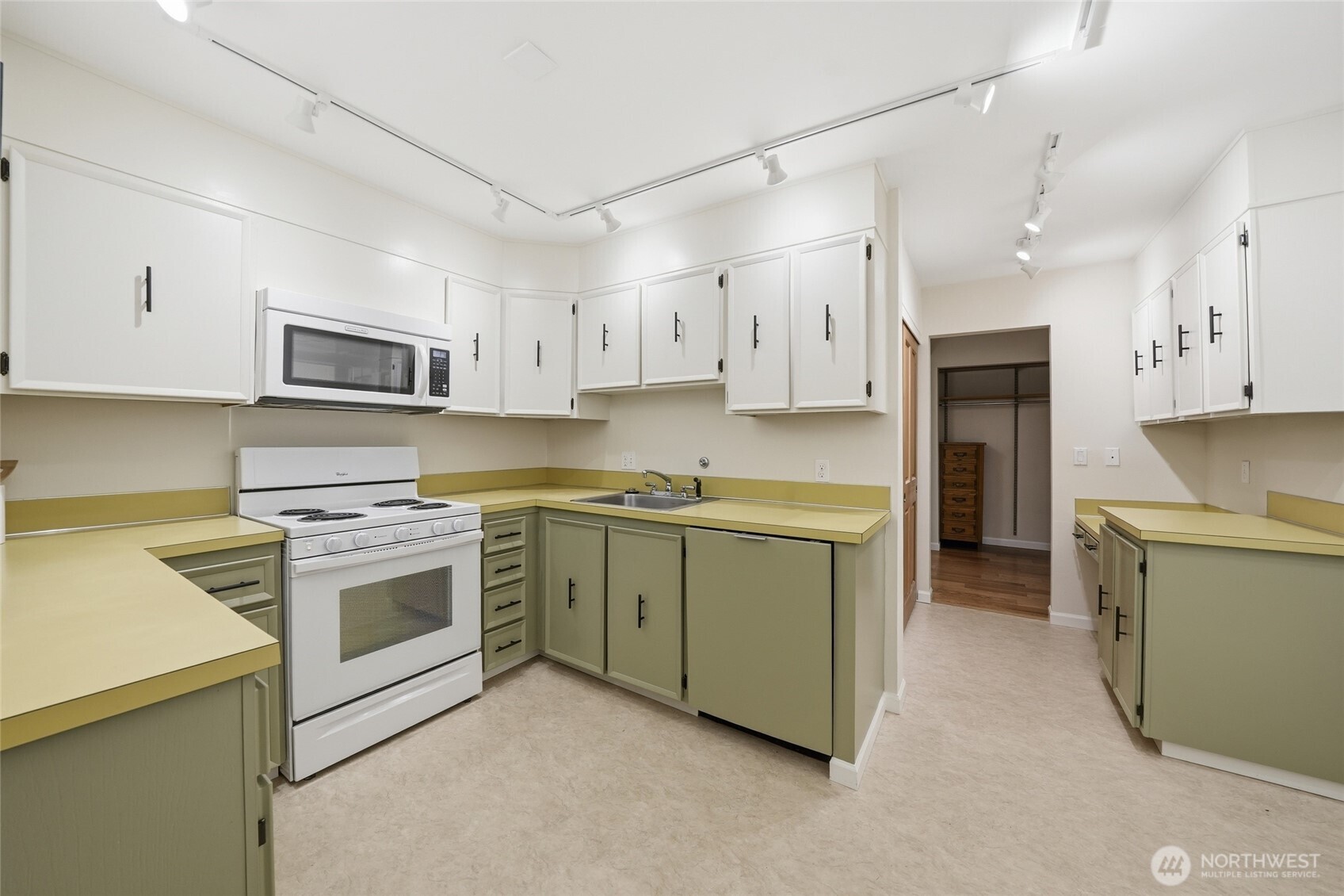 2565 Dexter Avenue 103 Property Photo 11