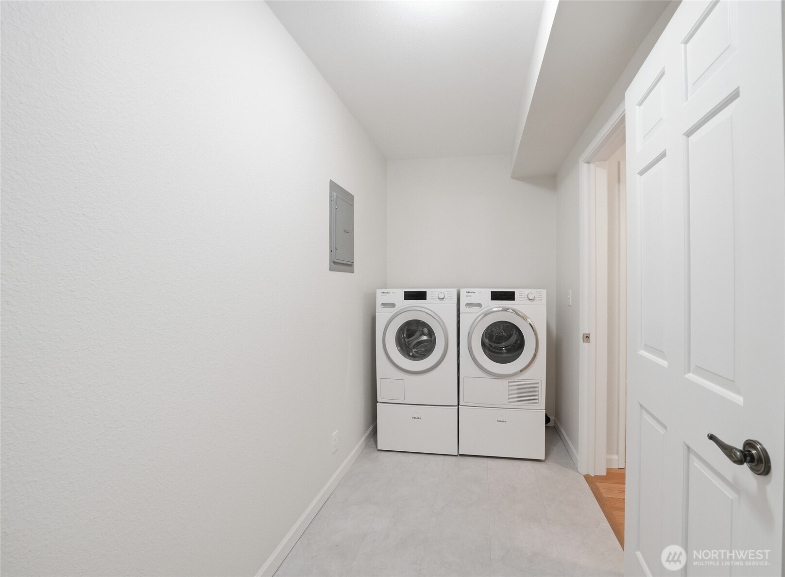 2565 Dexter Avenue 103 Property Photo 27
