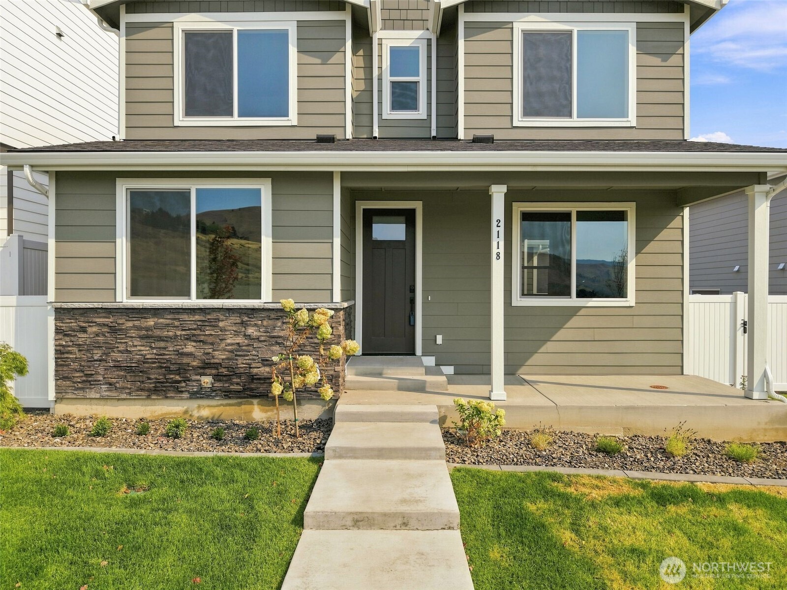 2118 Plumridge Court Property Photo 1