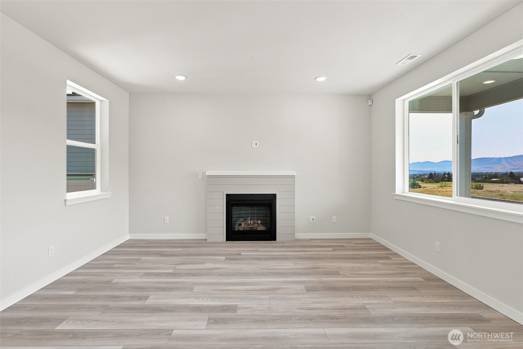 2118 Plumridge Court Property Photo 10