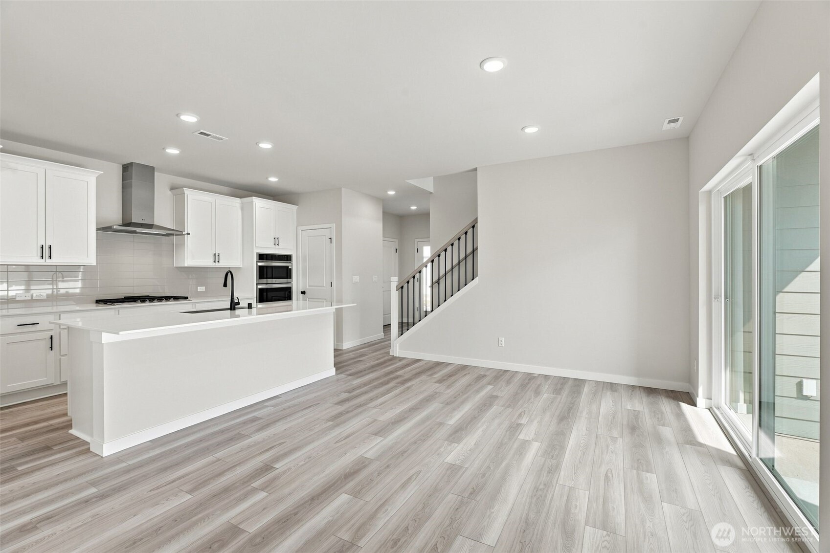 2118 Plumridge Court Property Photo 12