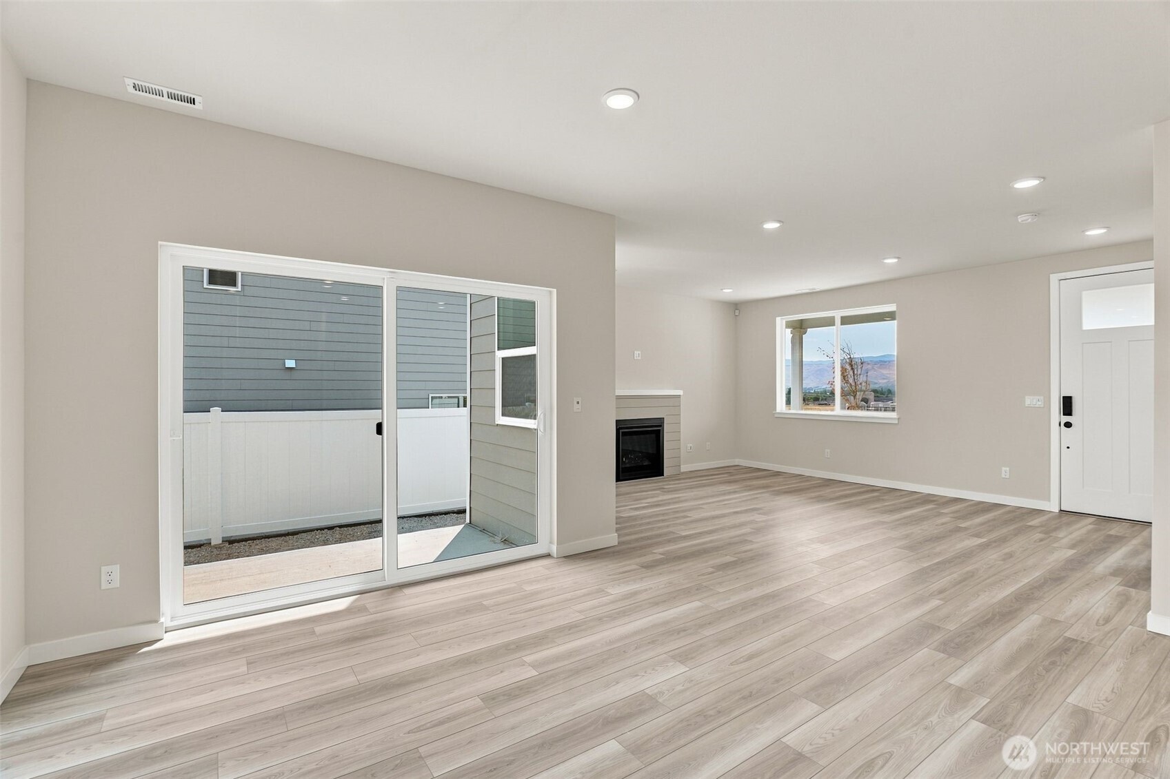 2118 Plumridge Court Property Photo 13