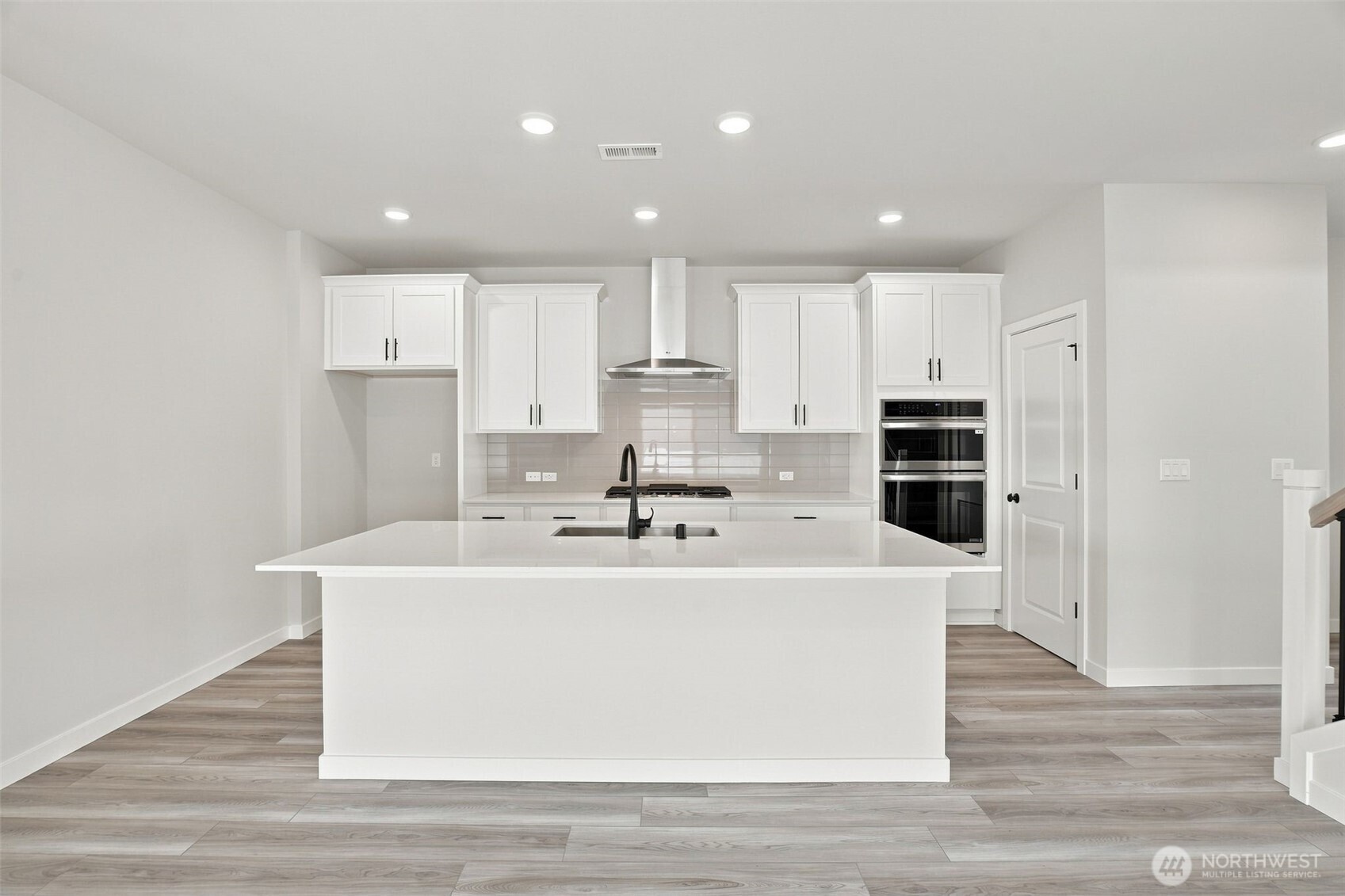 2118 Plumridge Court Property Photo 15