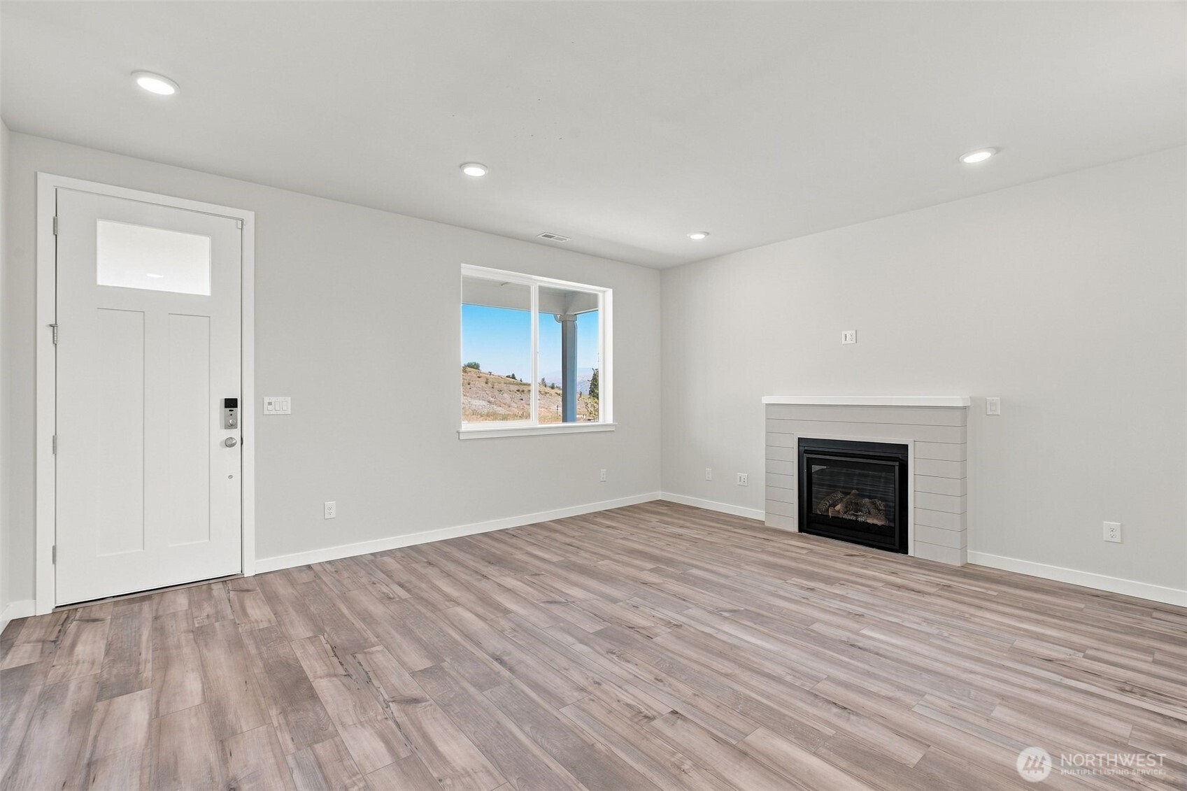 2125 Maple Street Property Photo 7