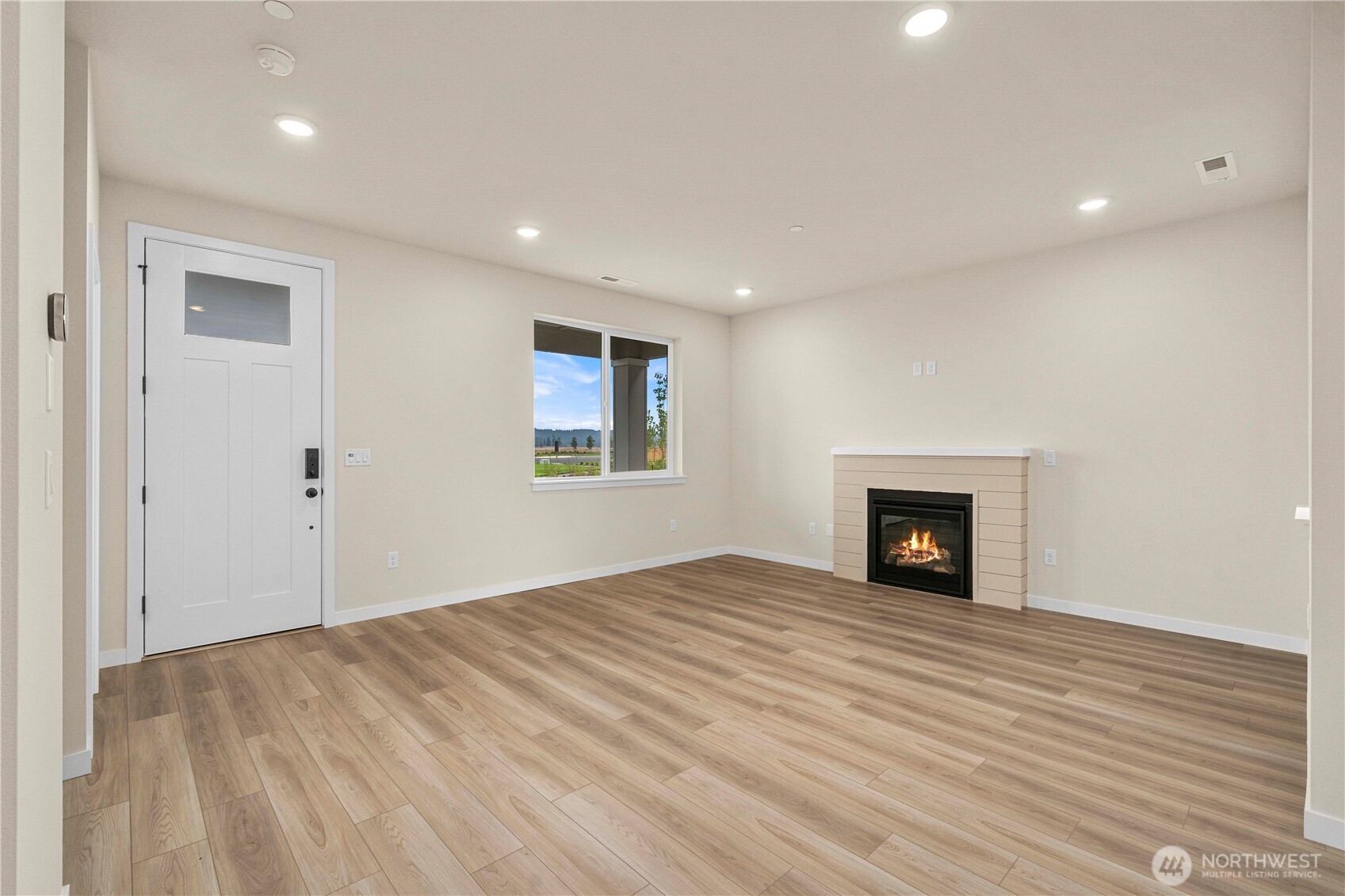 2125 Maple Street Property Photo 8