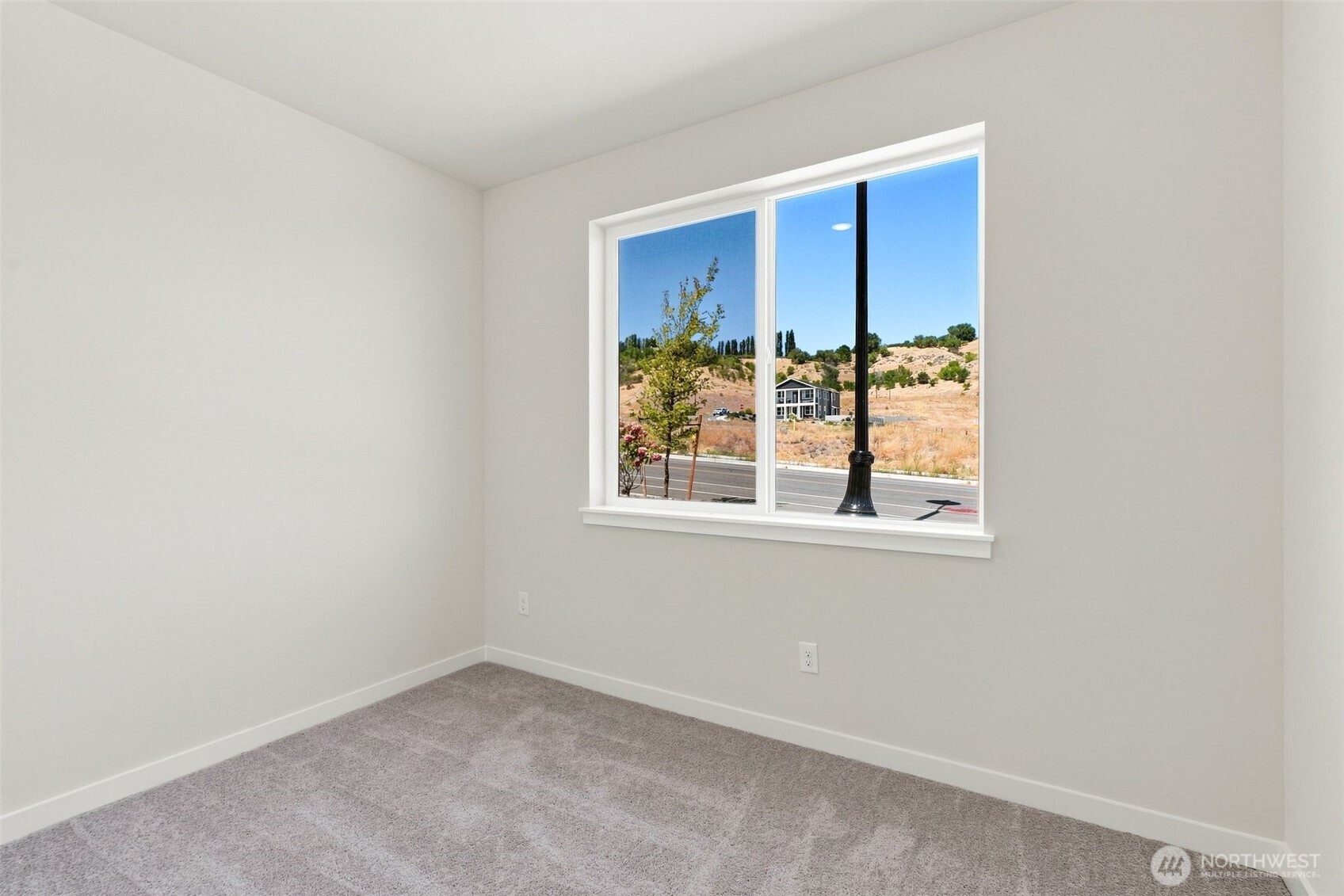 2125 Maple Street Property Photo 25
