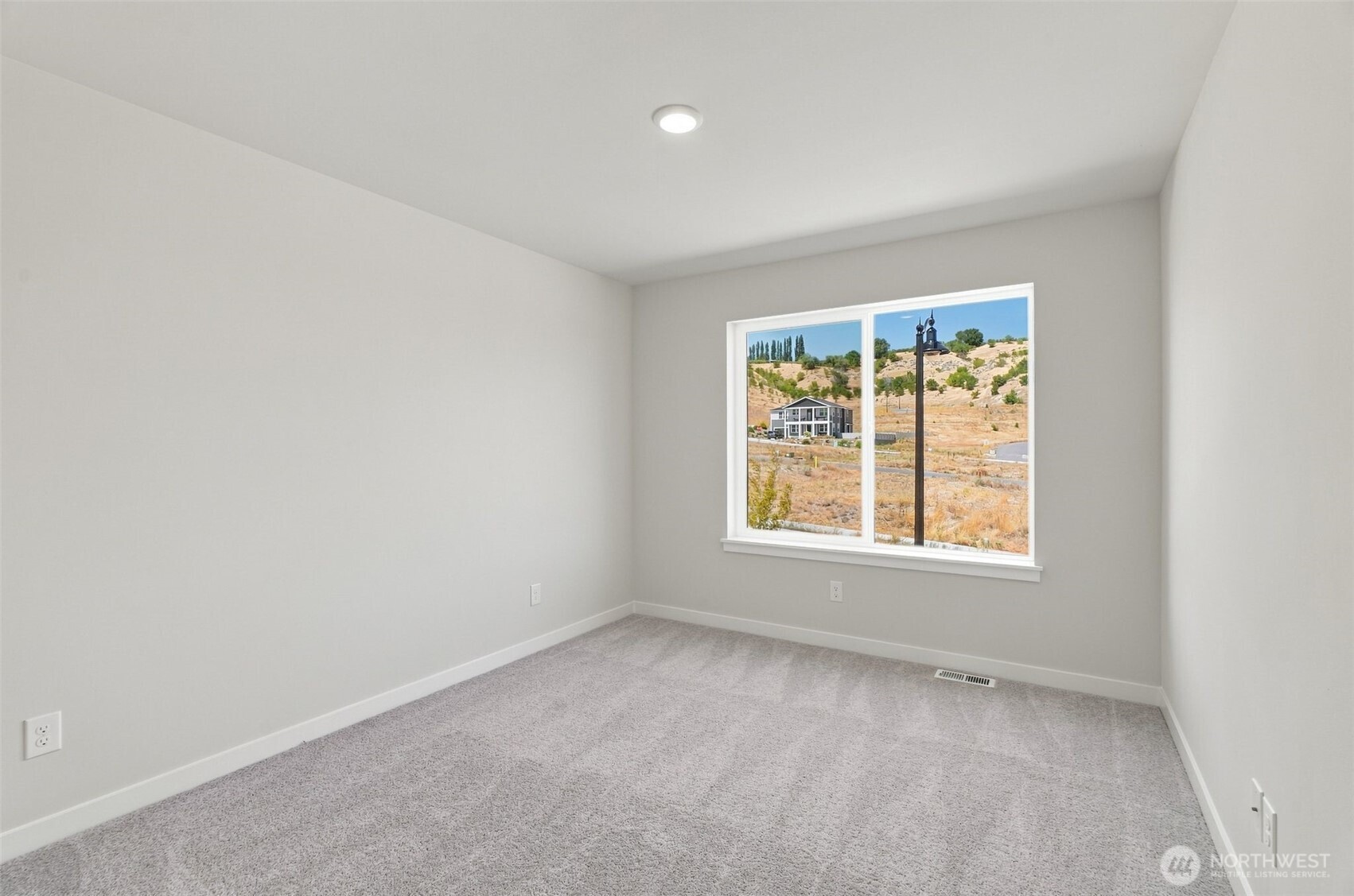 2125 Maple Street Property Photo 30