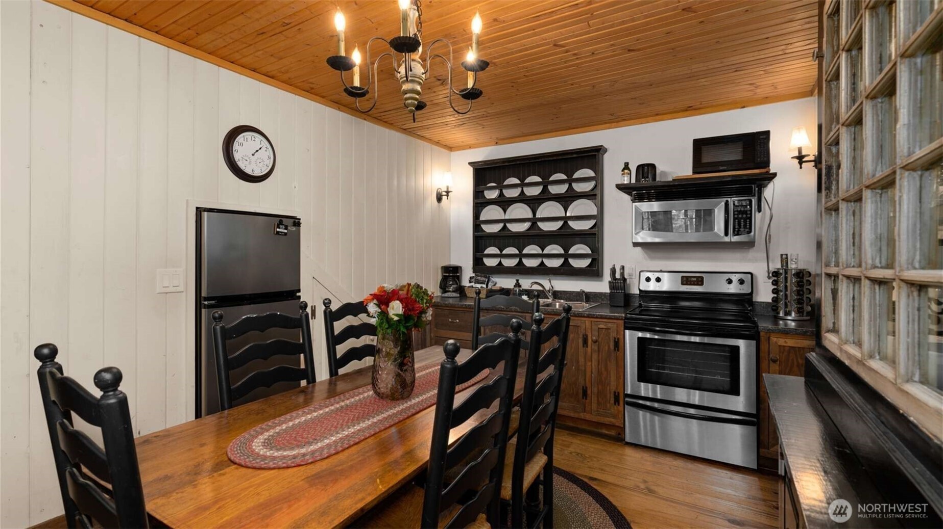 21404 Stirrup Road Property Photo 2