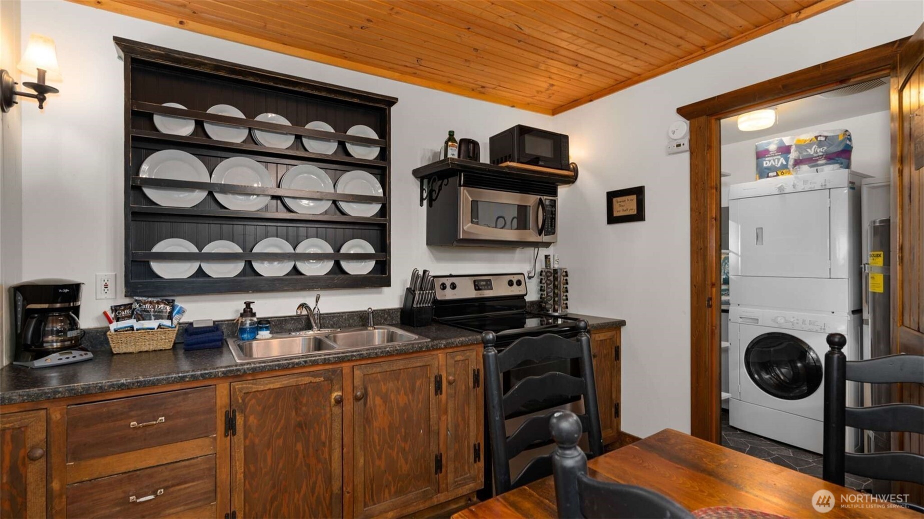 21404 Stirrup Road Property Photo 6