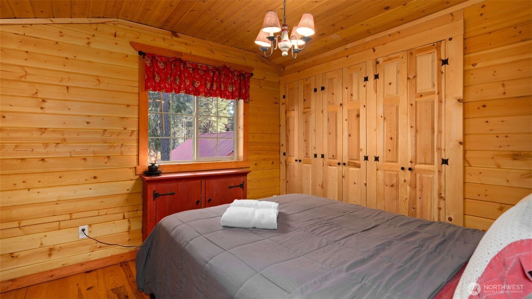 21404 Stirrup Road Property Photo 14